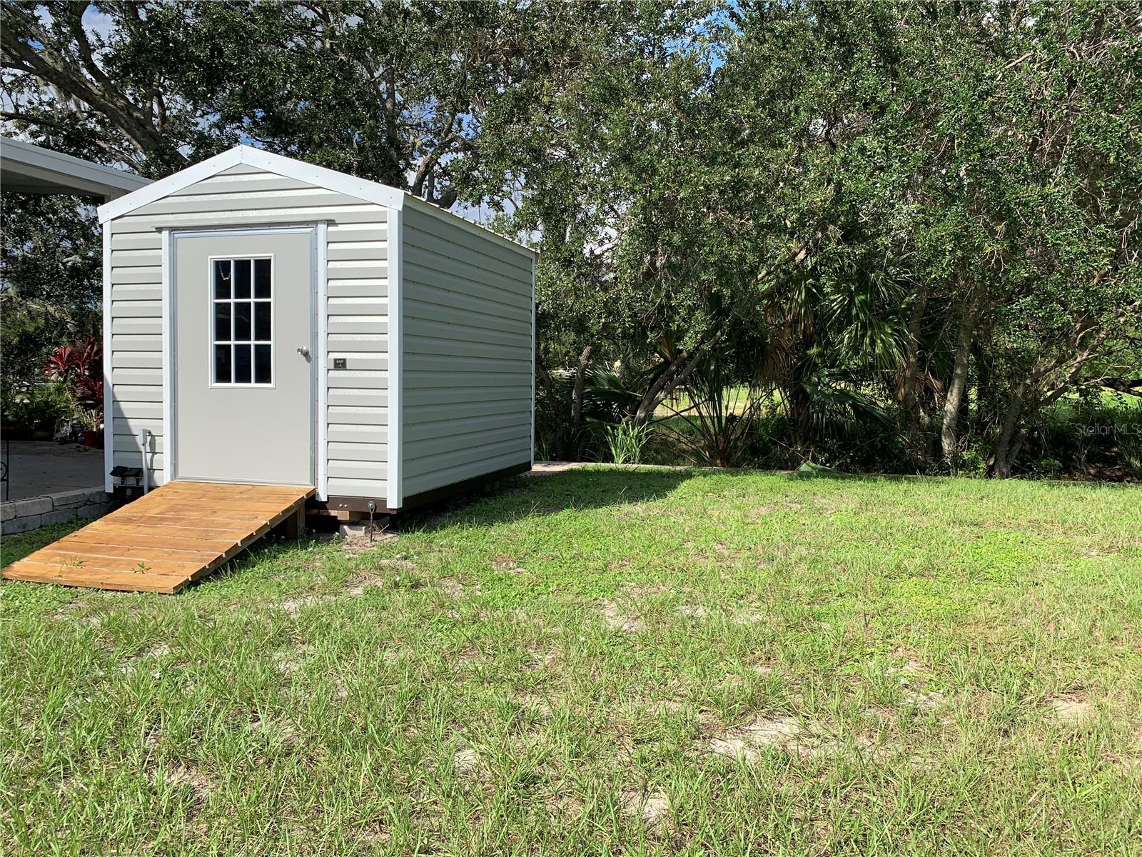 223 N SAINT GEORGE CIR — photo 4