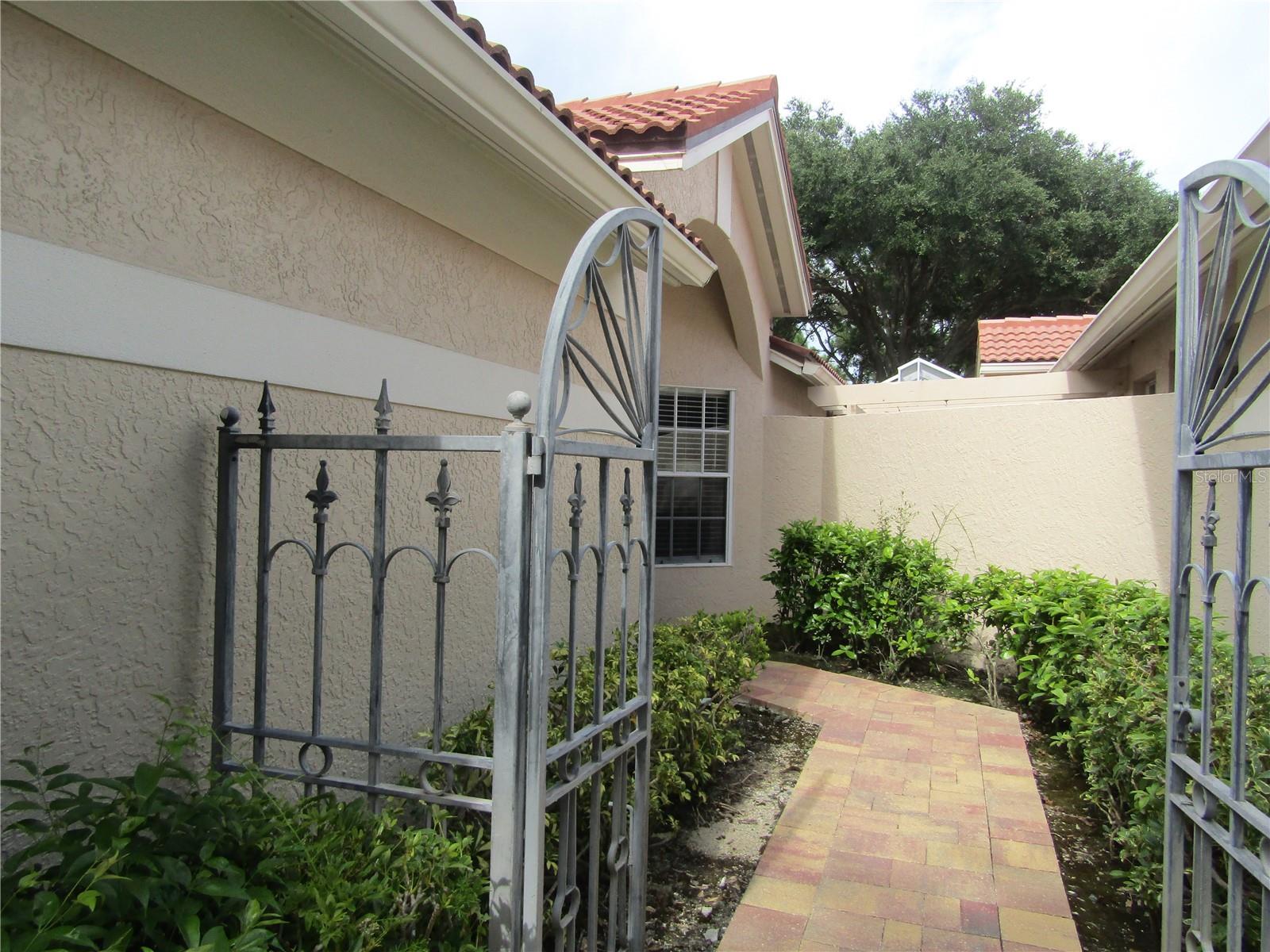 4026 LYNDHURST CT #13 — photo 3