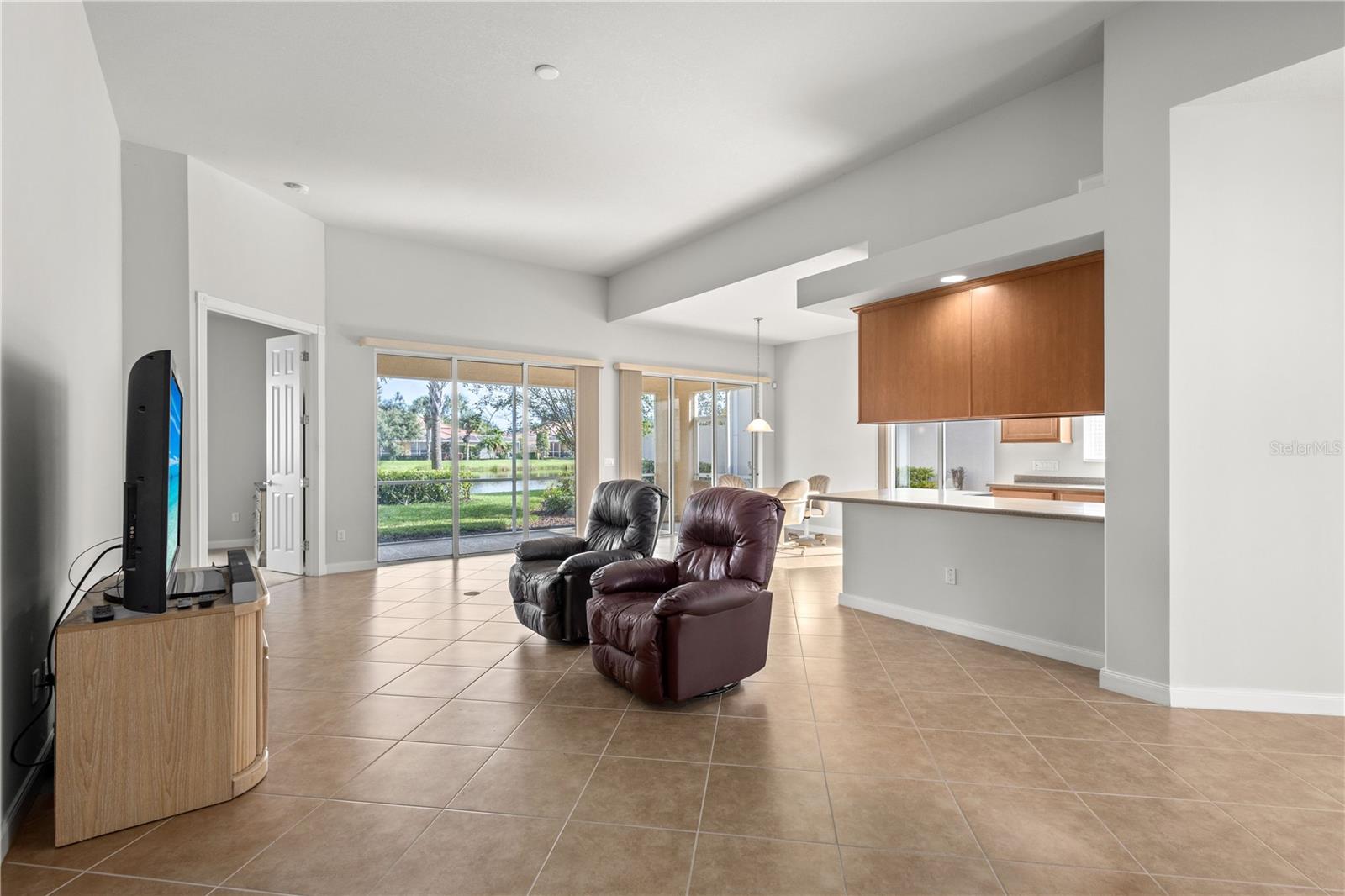 13180 IPOLITA ST — photo 4