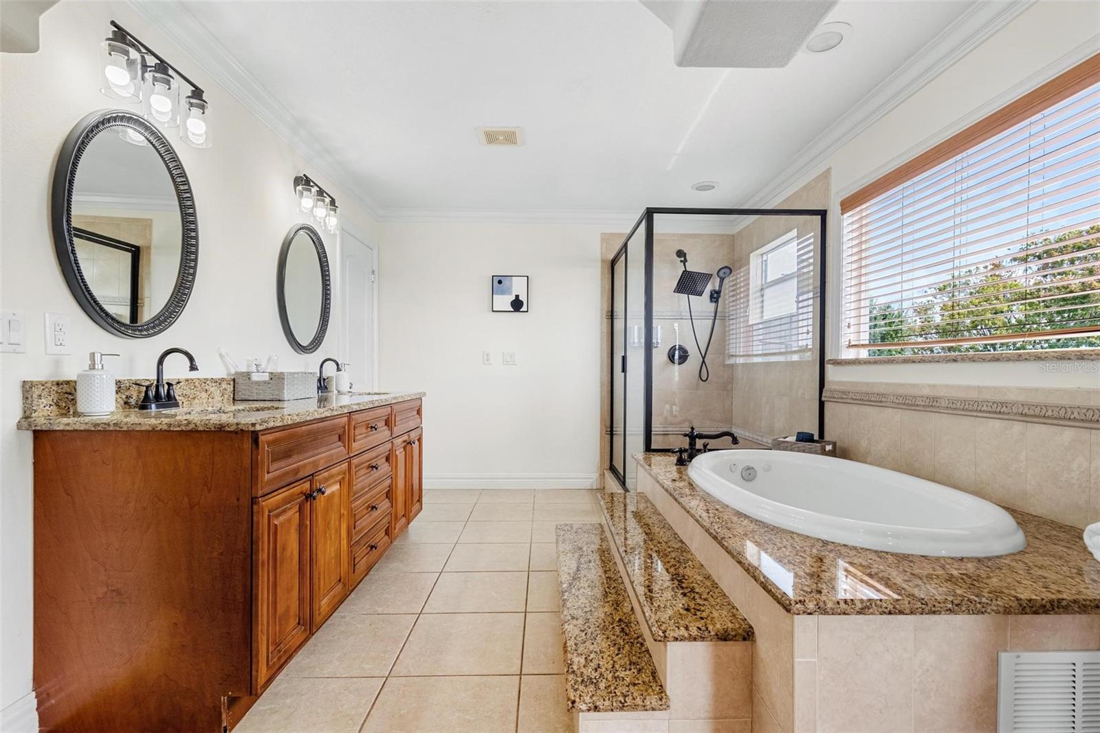 11302 SOUTHWIND LAKE DR — photo 41