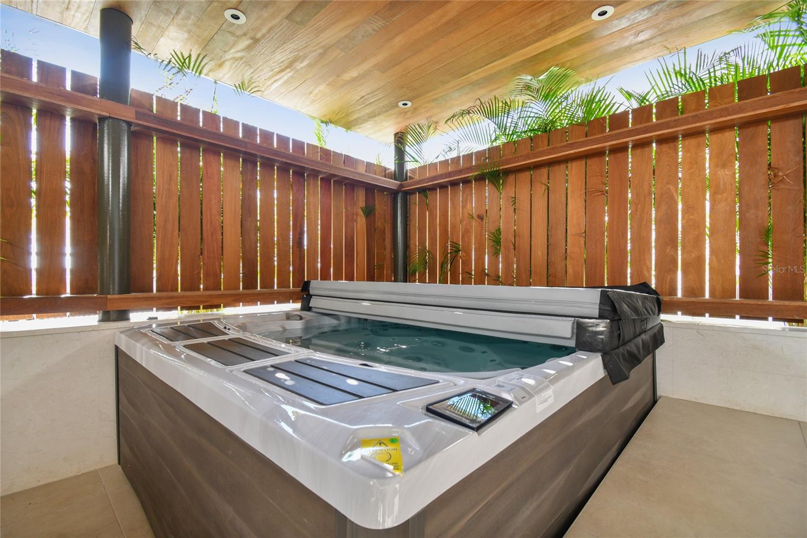 1028 SUNSET POINT RD #R8 — photo 8