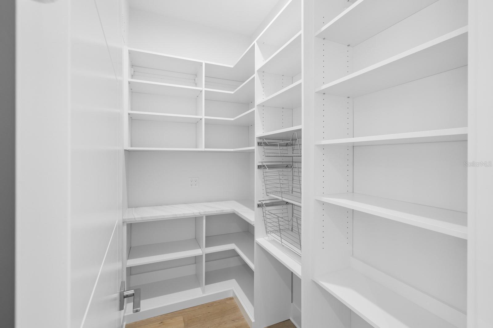 2203 N GLENWOOD AVE — photo 17