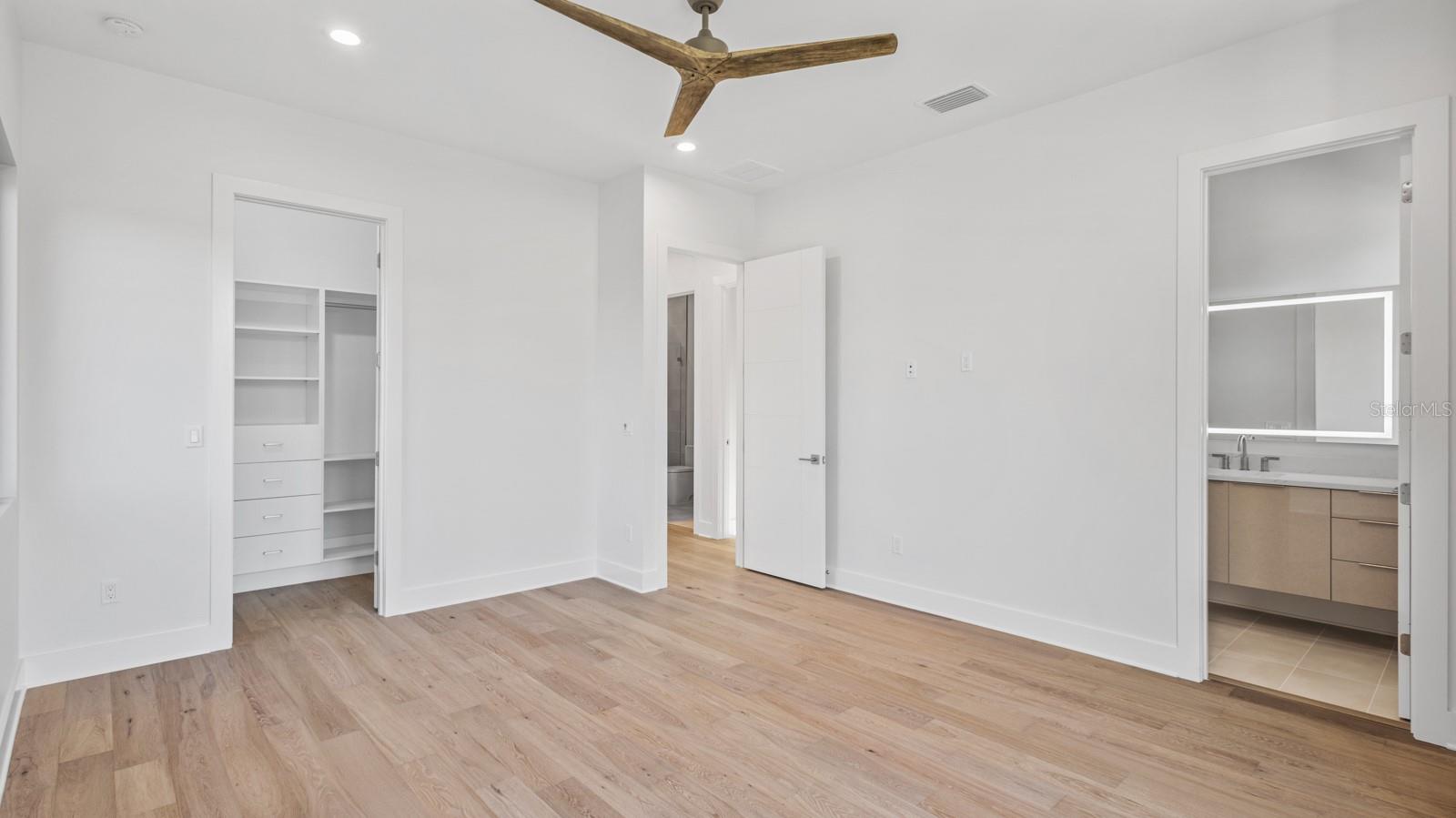 2203 N GLENWOOD AVE — photo 19