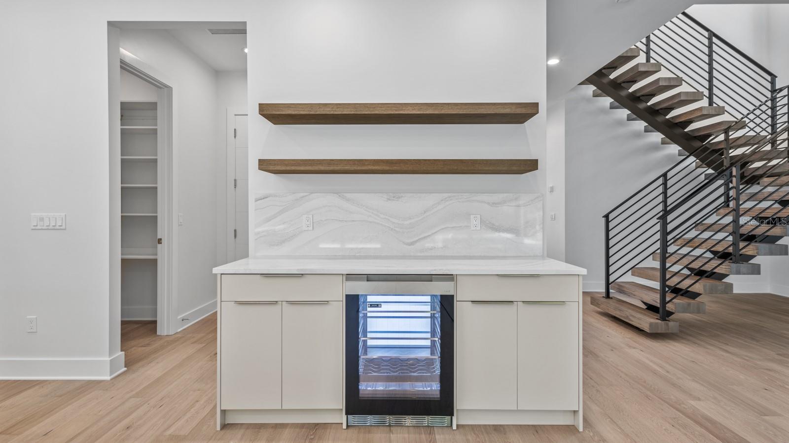 2203 N GLENWOOD AVE — photo 16