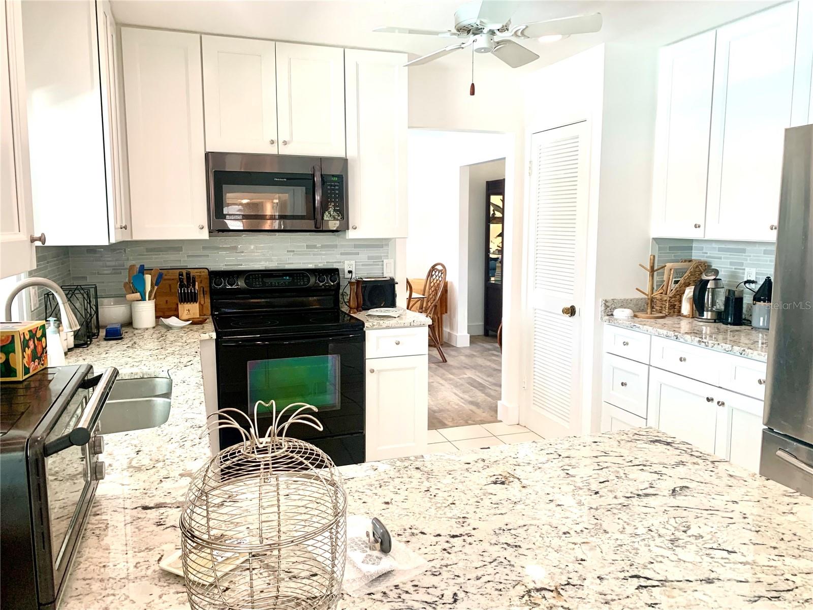 1714 MEADOWOOD ST — photo 39