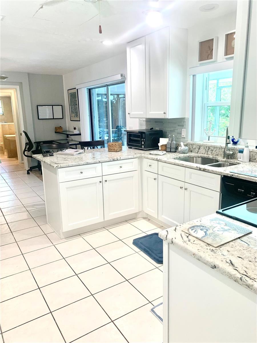 1714 MEADOWOOD ST — photo 21