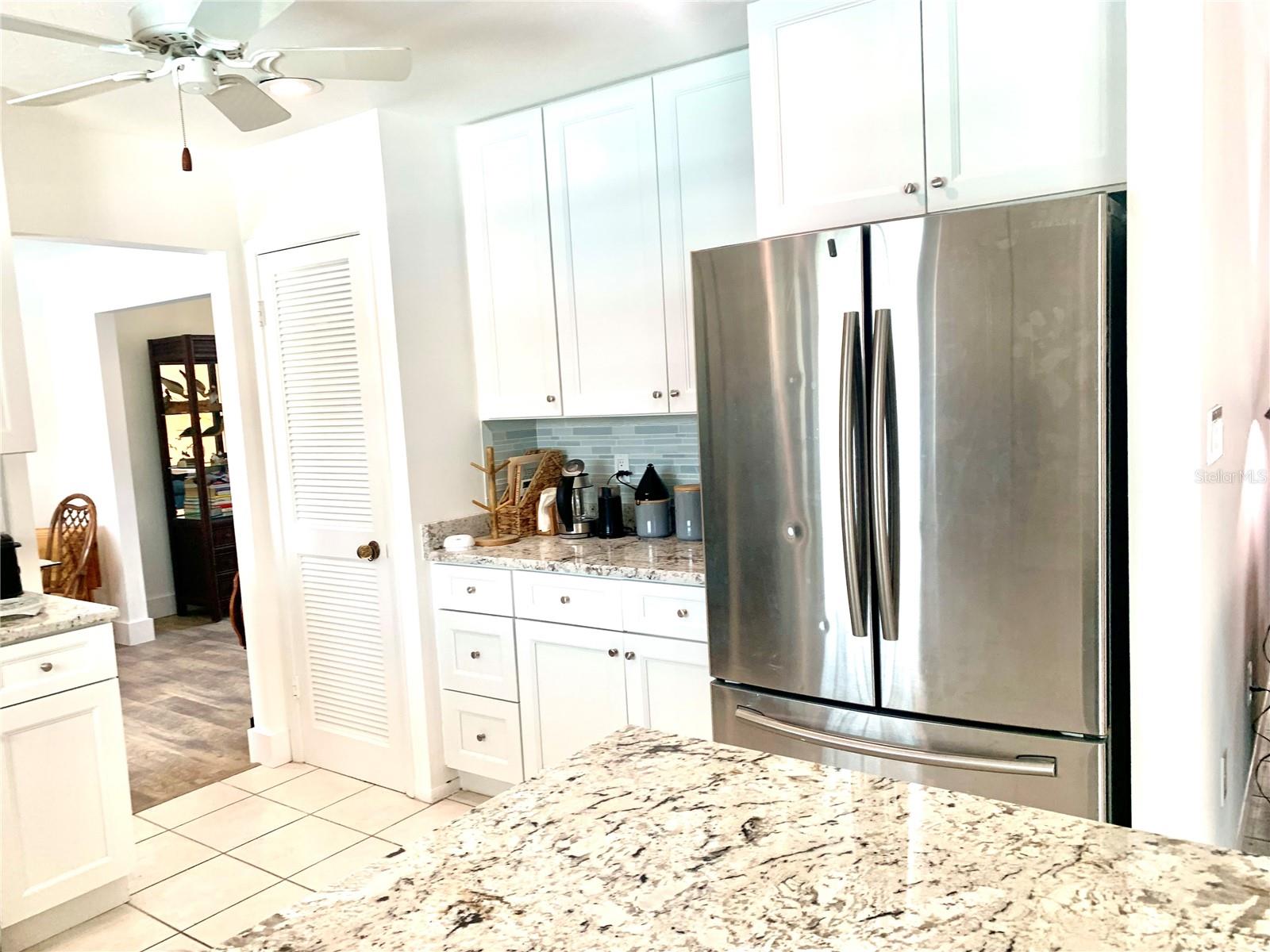 1714 MEADOWOOD ST — photo 37
