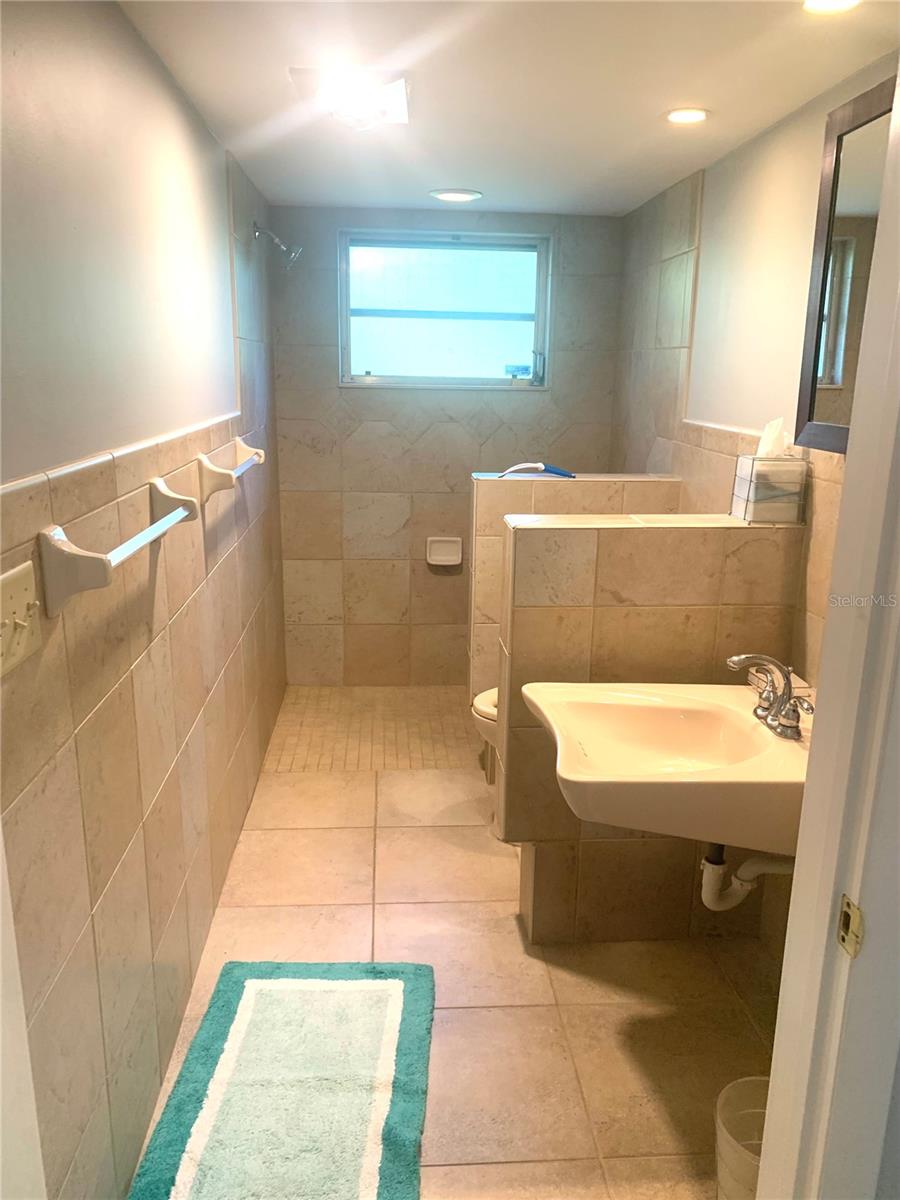 1714 MEADOWOOD ST — photo 27