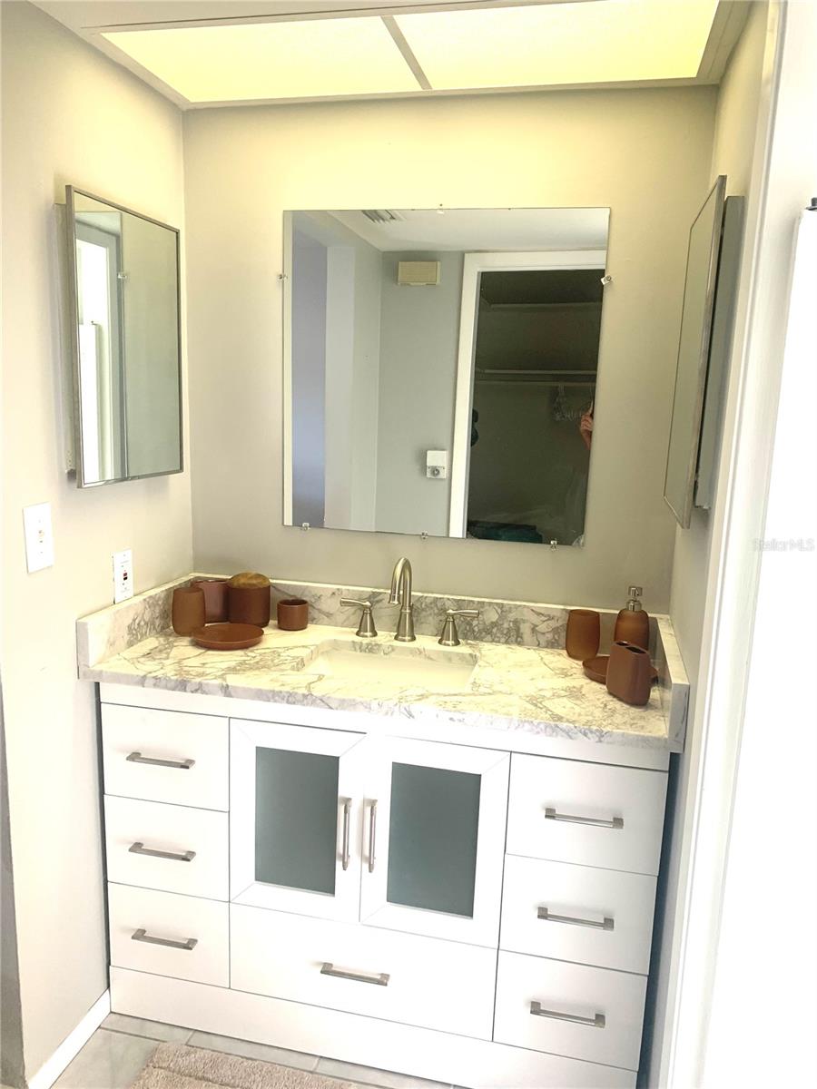 1714 MEADOWOOD ST — photo 20
