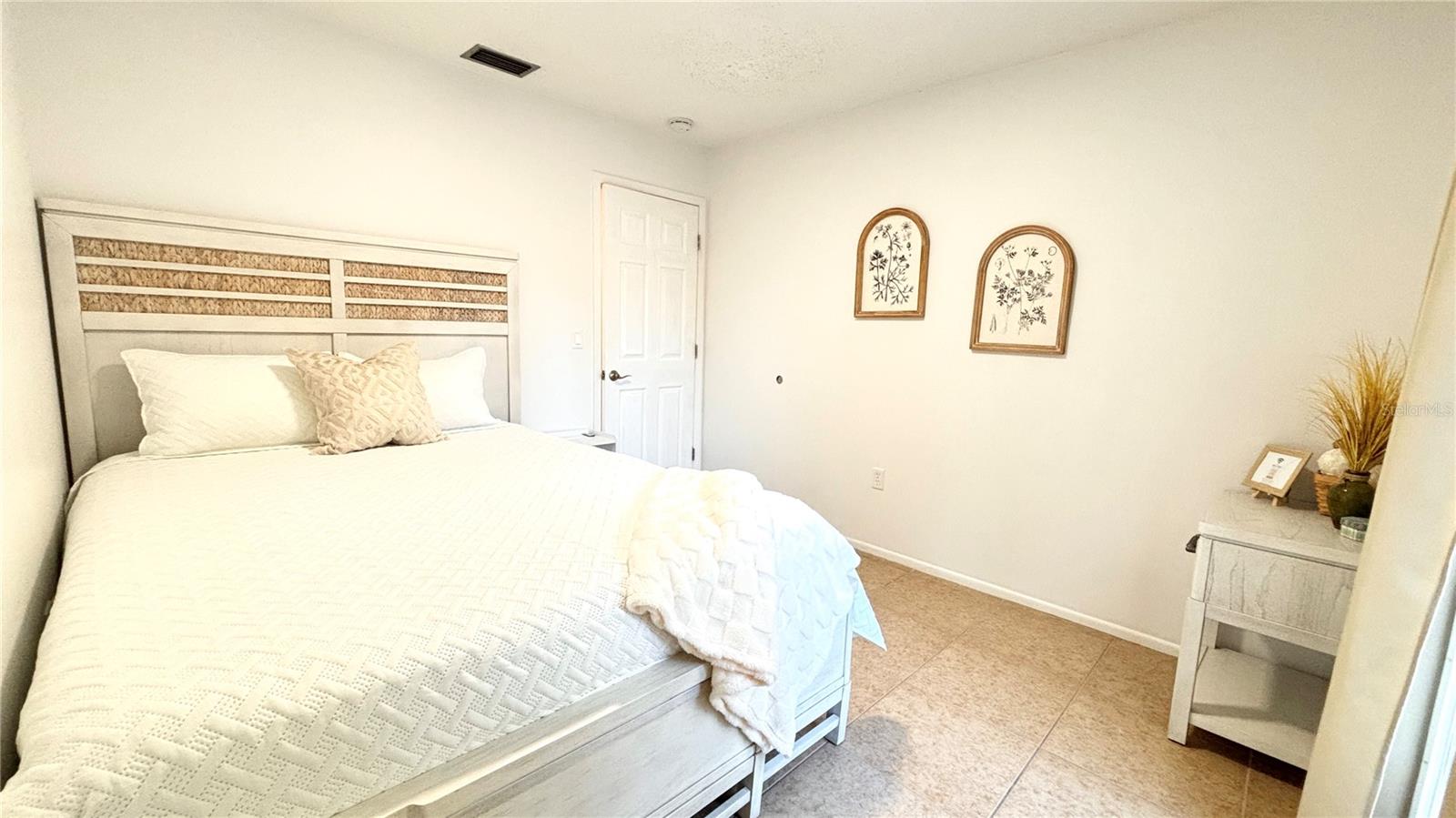 2431 LOMA LINDA ST — photo 22