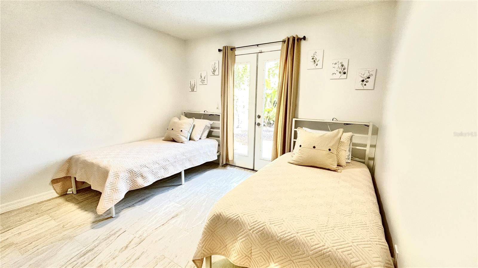 2431 LOMA LINDA ST — photo 20