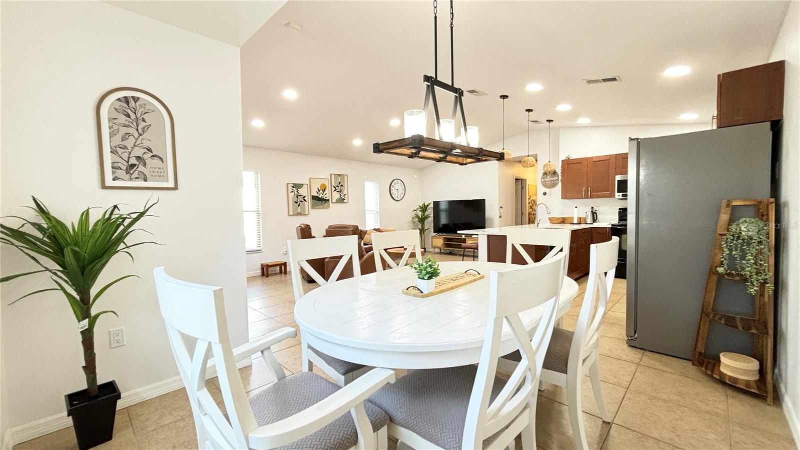 2431 LOMA LINDA ST — photo 15