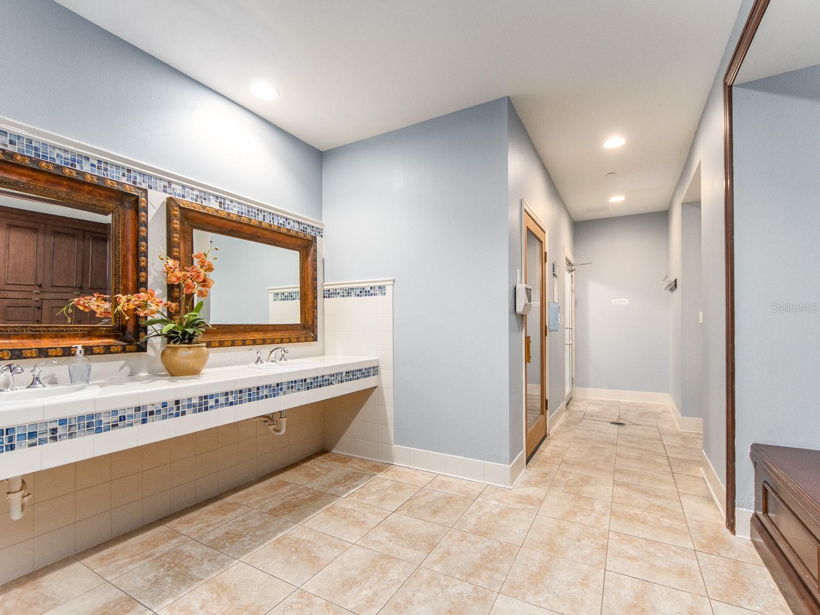521 MANDALAY AVE #410 — photo 37