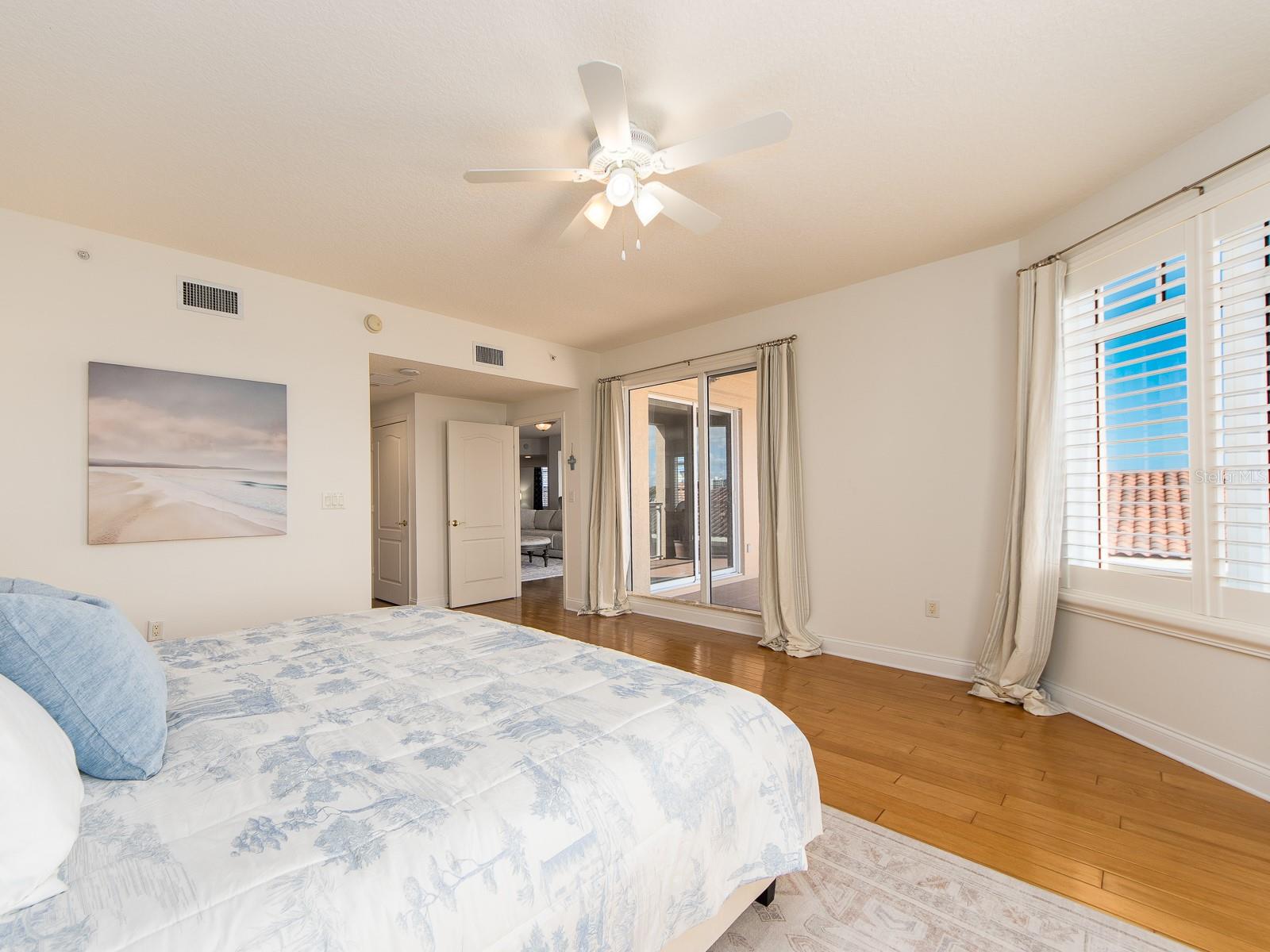 521 MANDALAY AVE #410 — photo 18