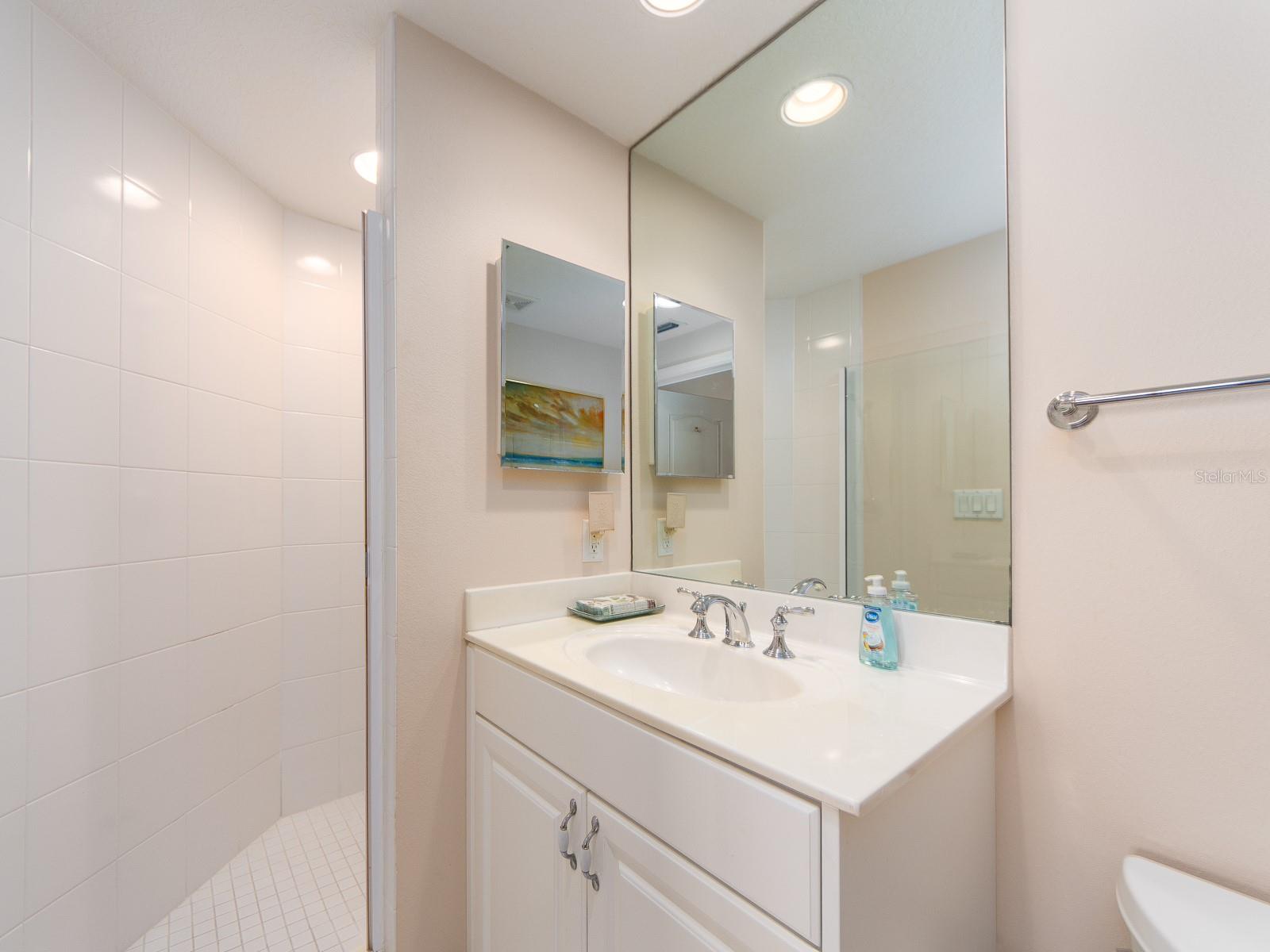 521 MANDALAY AVE #410 — photo 31
