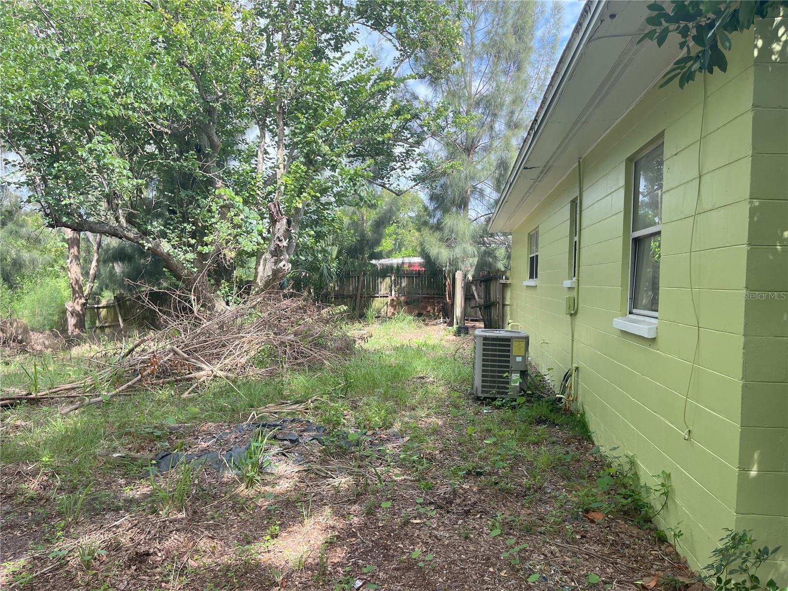 1528 STEVENSONS DR — photo 13