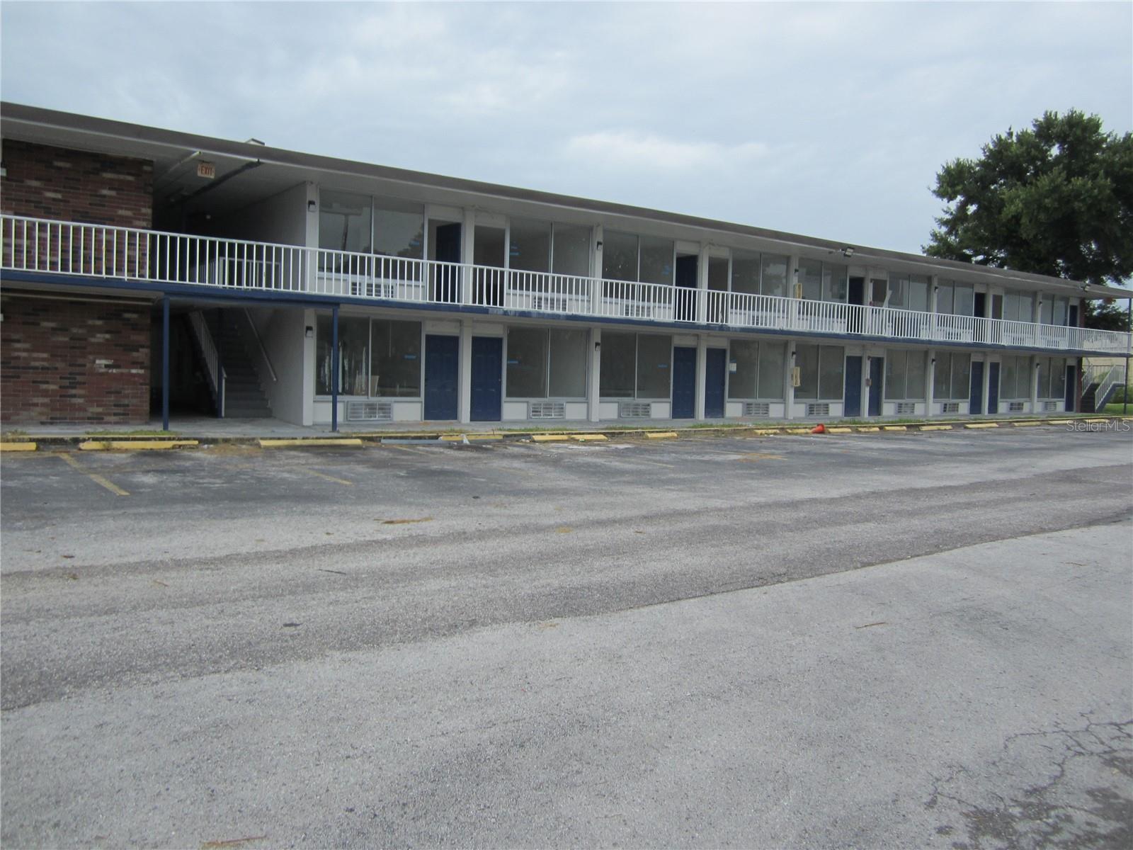 4011 E COLUMBUS DR — photo 12