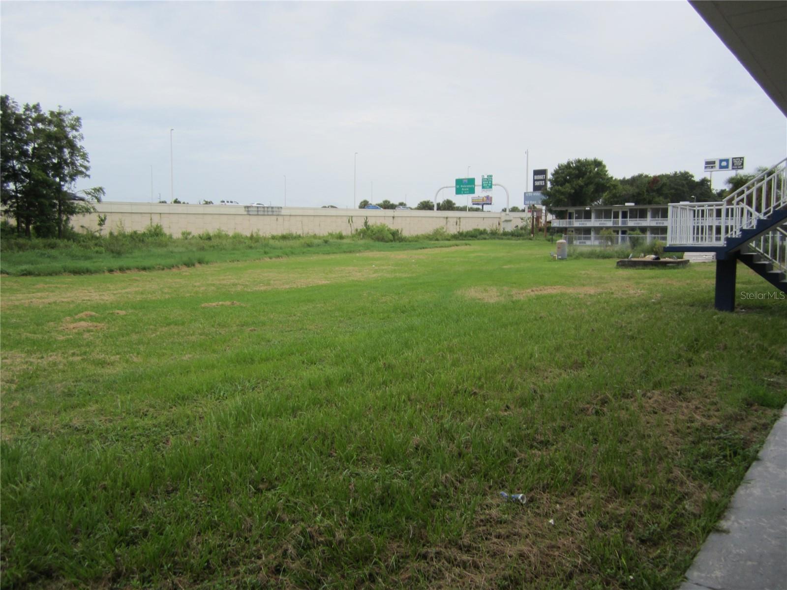 4011 E COLUMBUS DR — photo 11