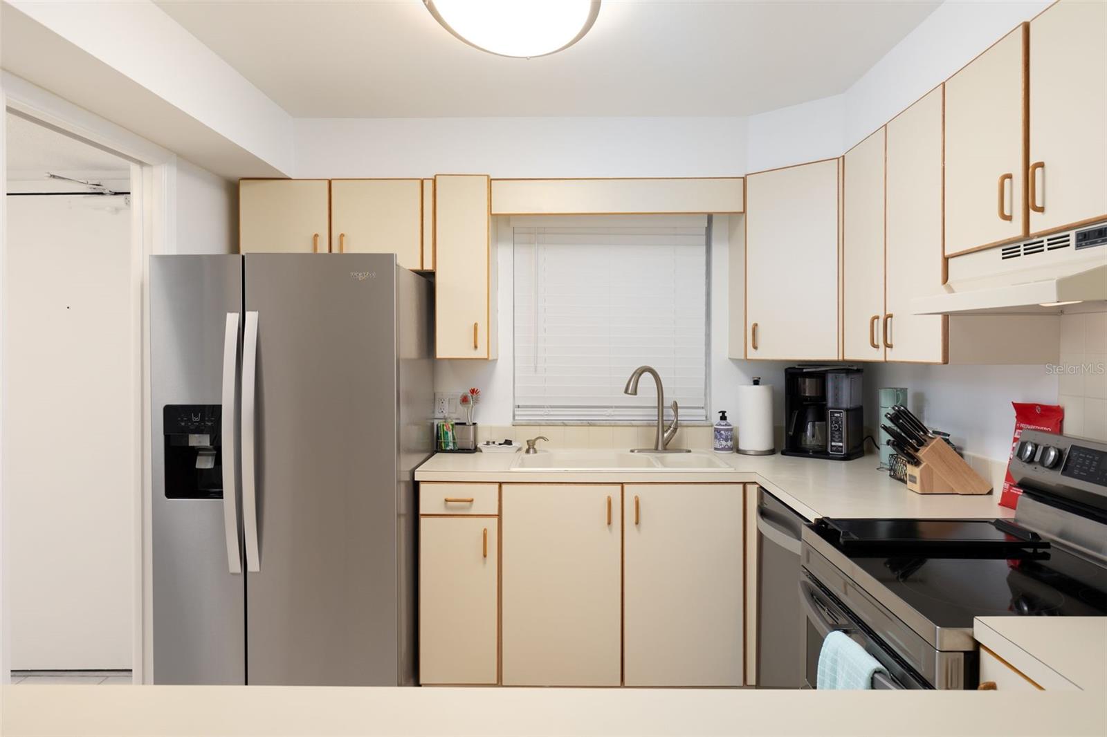 11000 GULF BLVD #1002 — photo 10