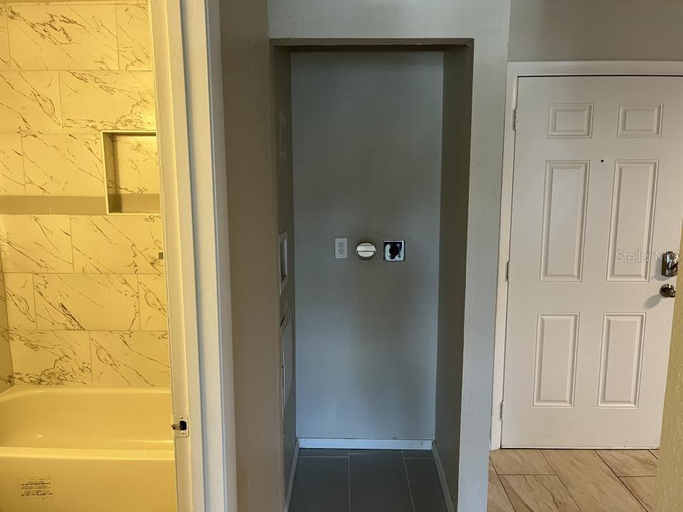 624 GOLDEN RAINTREE PL #624 — photo 5