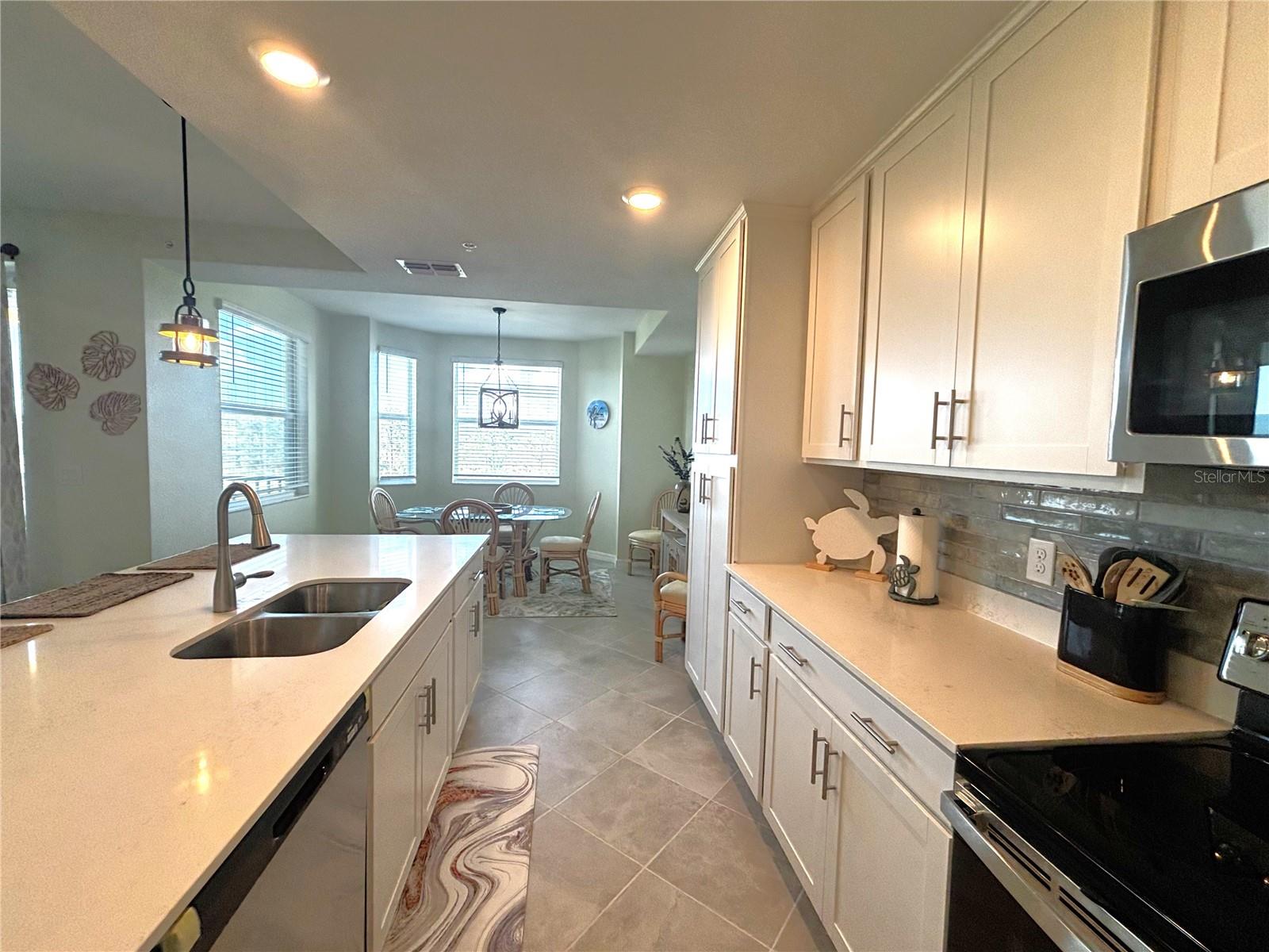 12240 WELLEN GOLF ST. #302 — photo 4