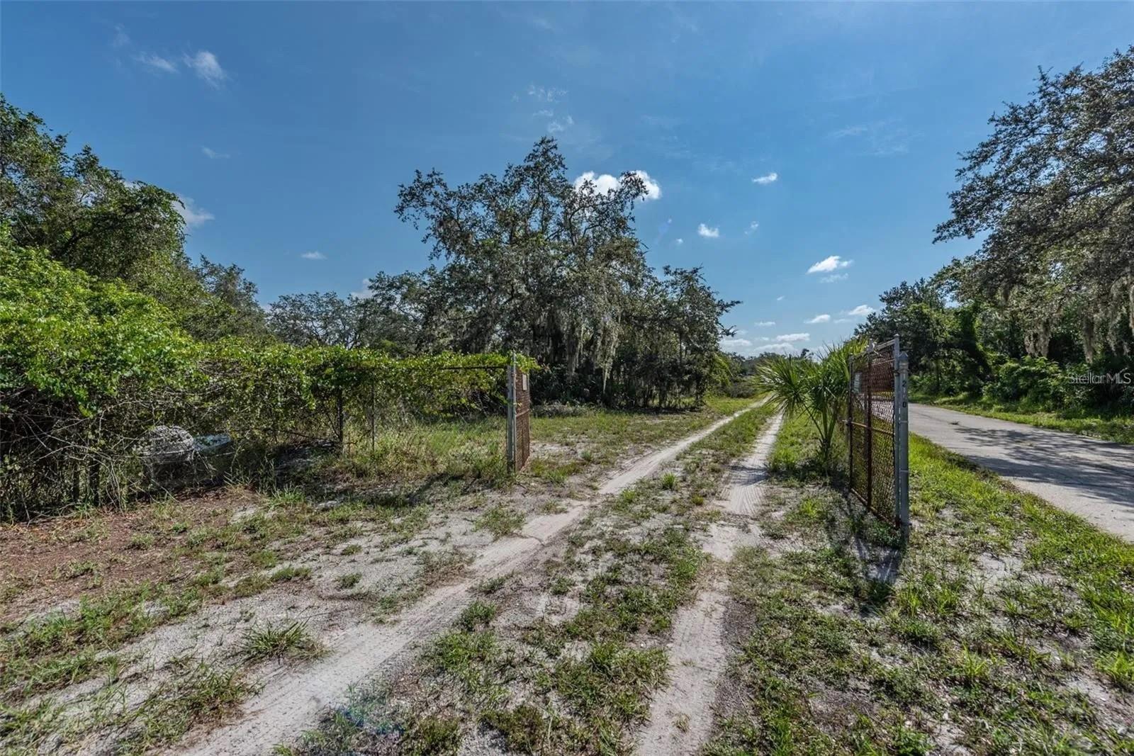12154 BULLFROG CREEK RD — photo 2