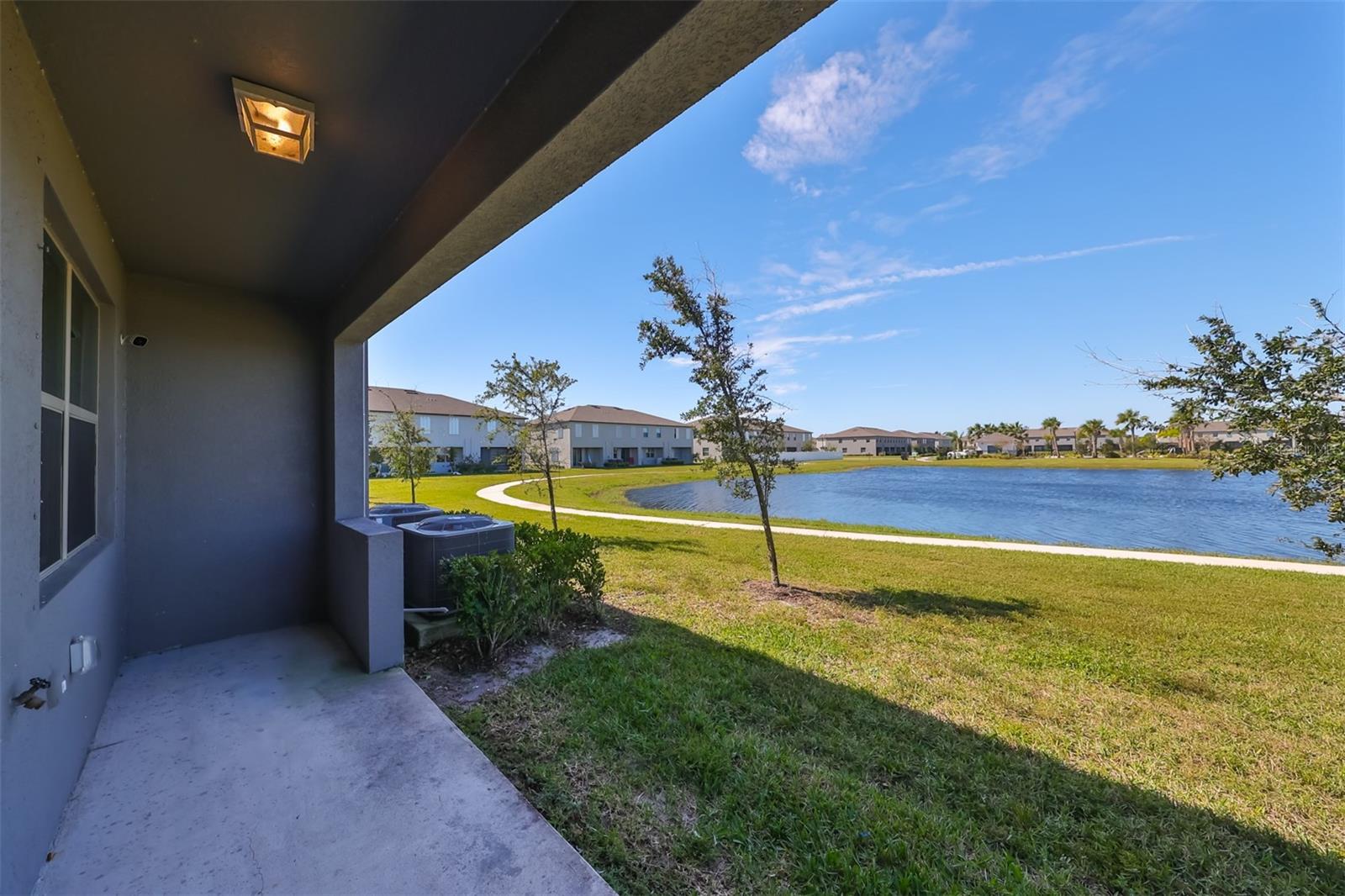 928 ROYAL EMPRESS DR — photo 39