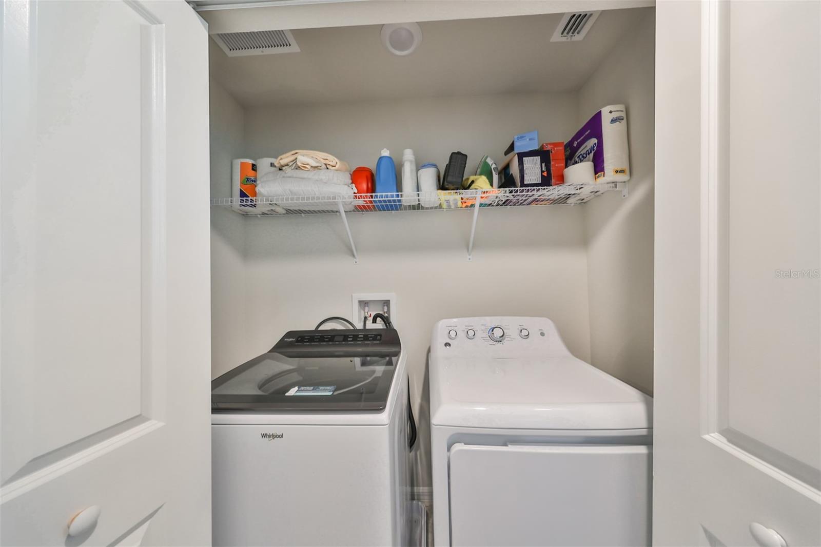 928 ROYAL EMPRESS DR — photo 38