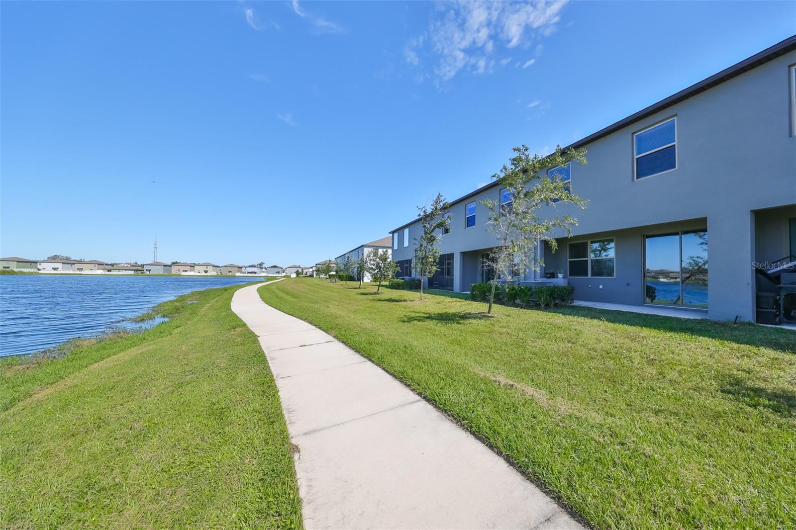 928 ROYAL EMPRESS DR — photo 42