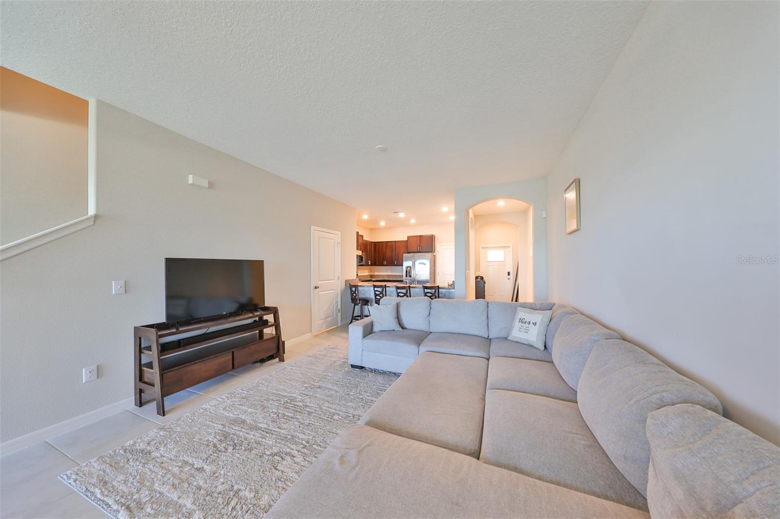 928 ROYAL EMPRESS DR — photo 15