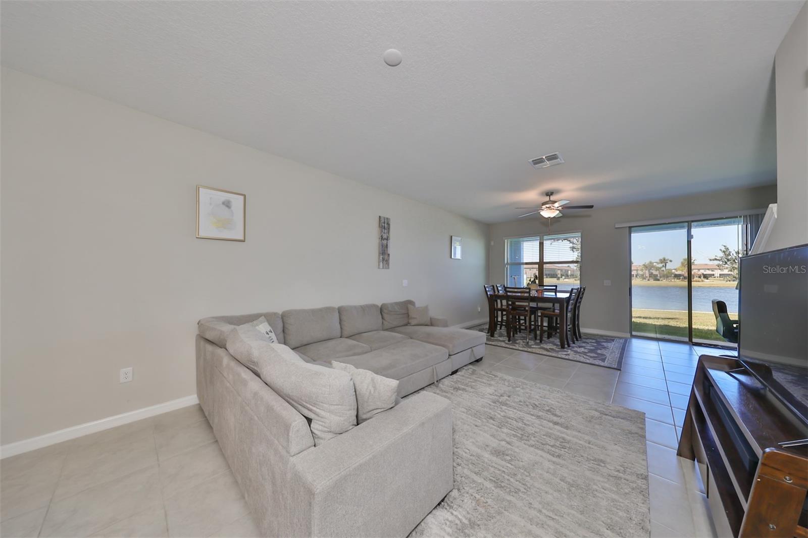 928 ROYAL EMPRESS DR — photo 19