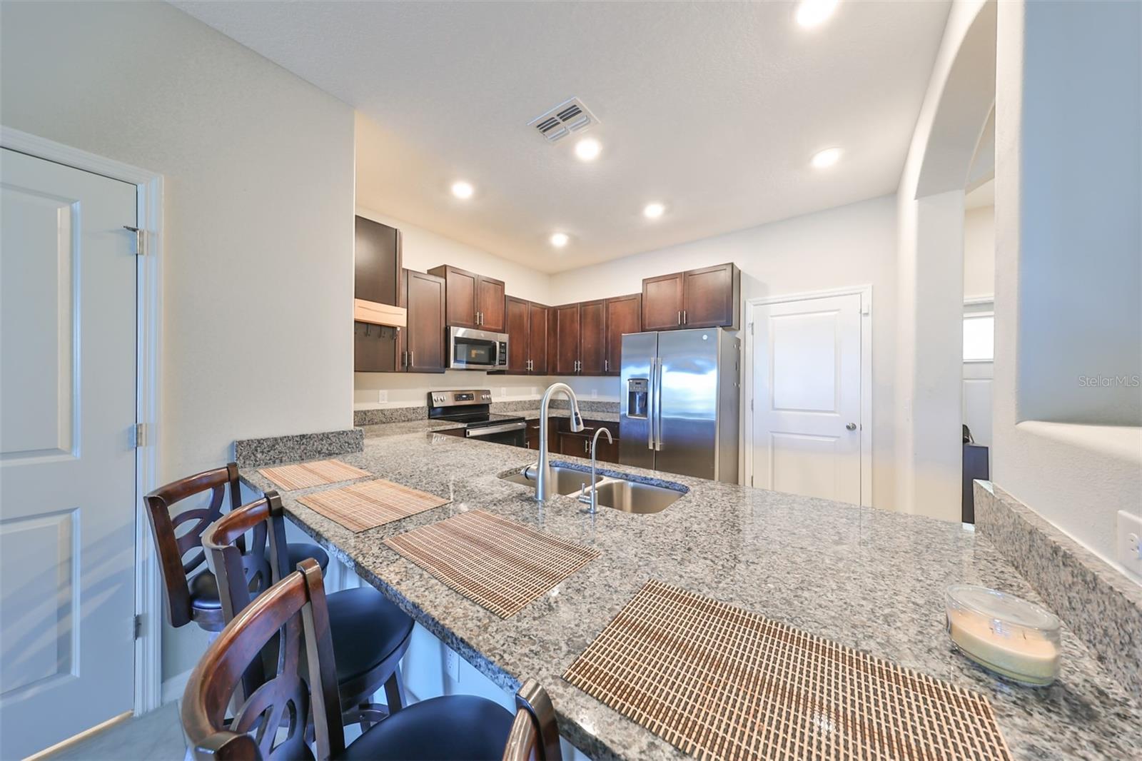 928 ROYAL EMPRESS DR — photo 11