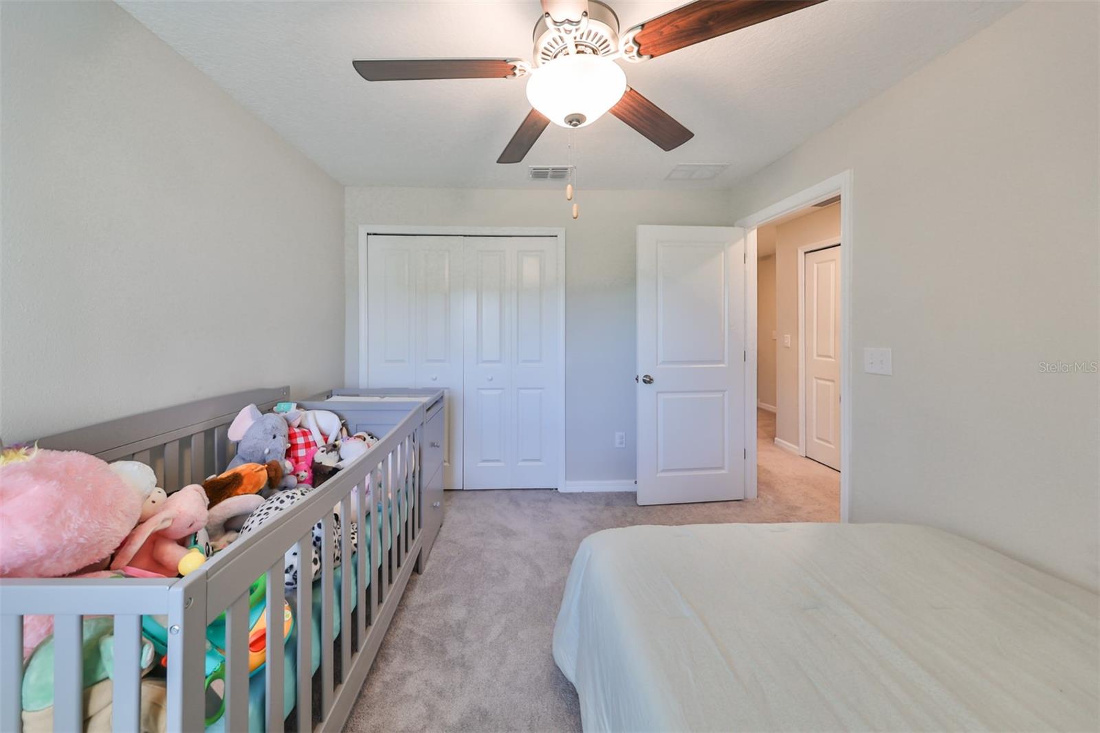 928 ROYAL EMPRESS DR — photo 33