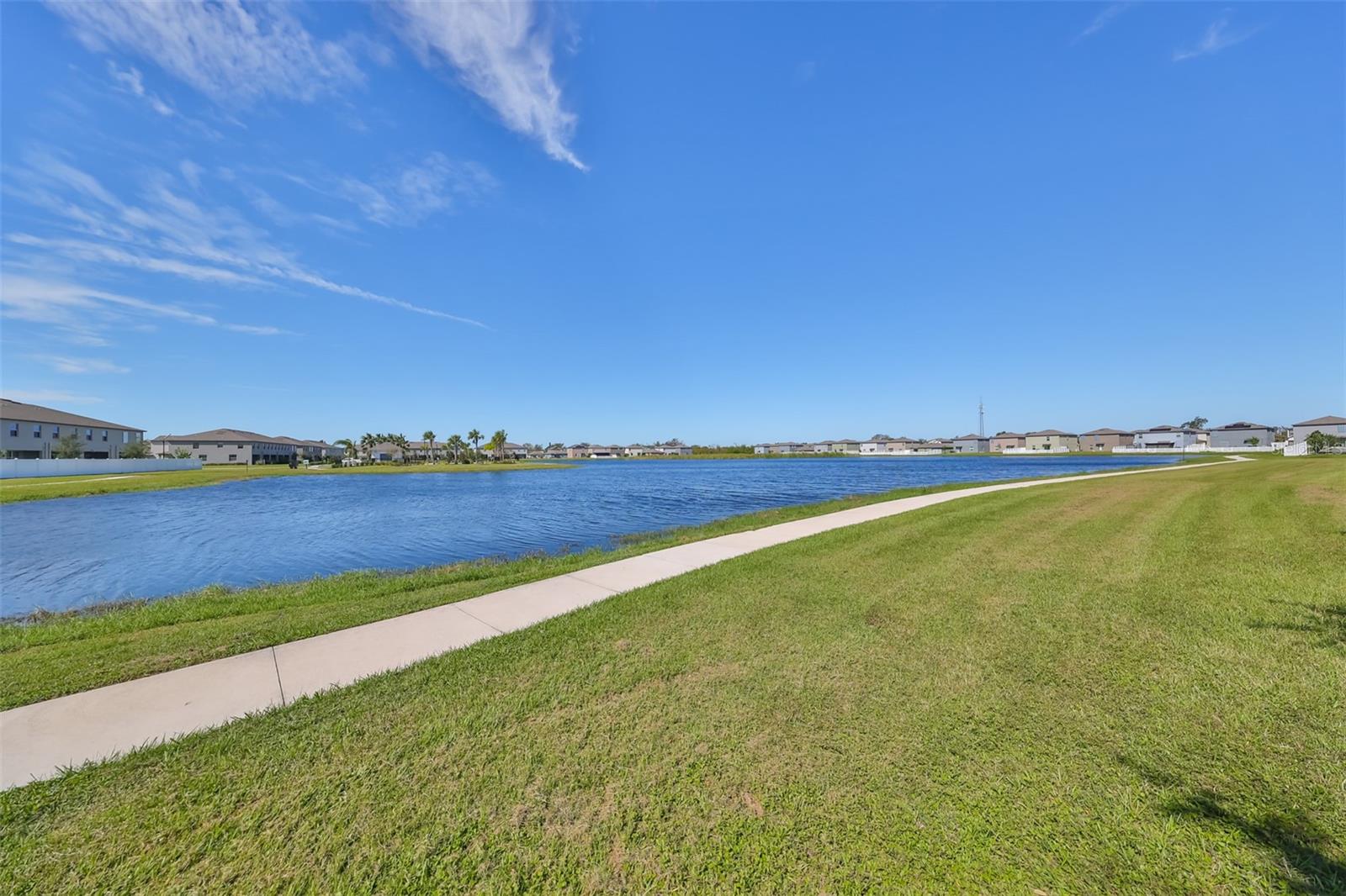 928 ROYAL EMPRESS DR — photo 40