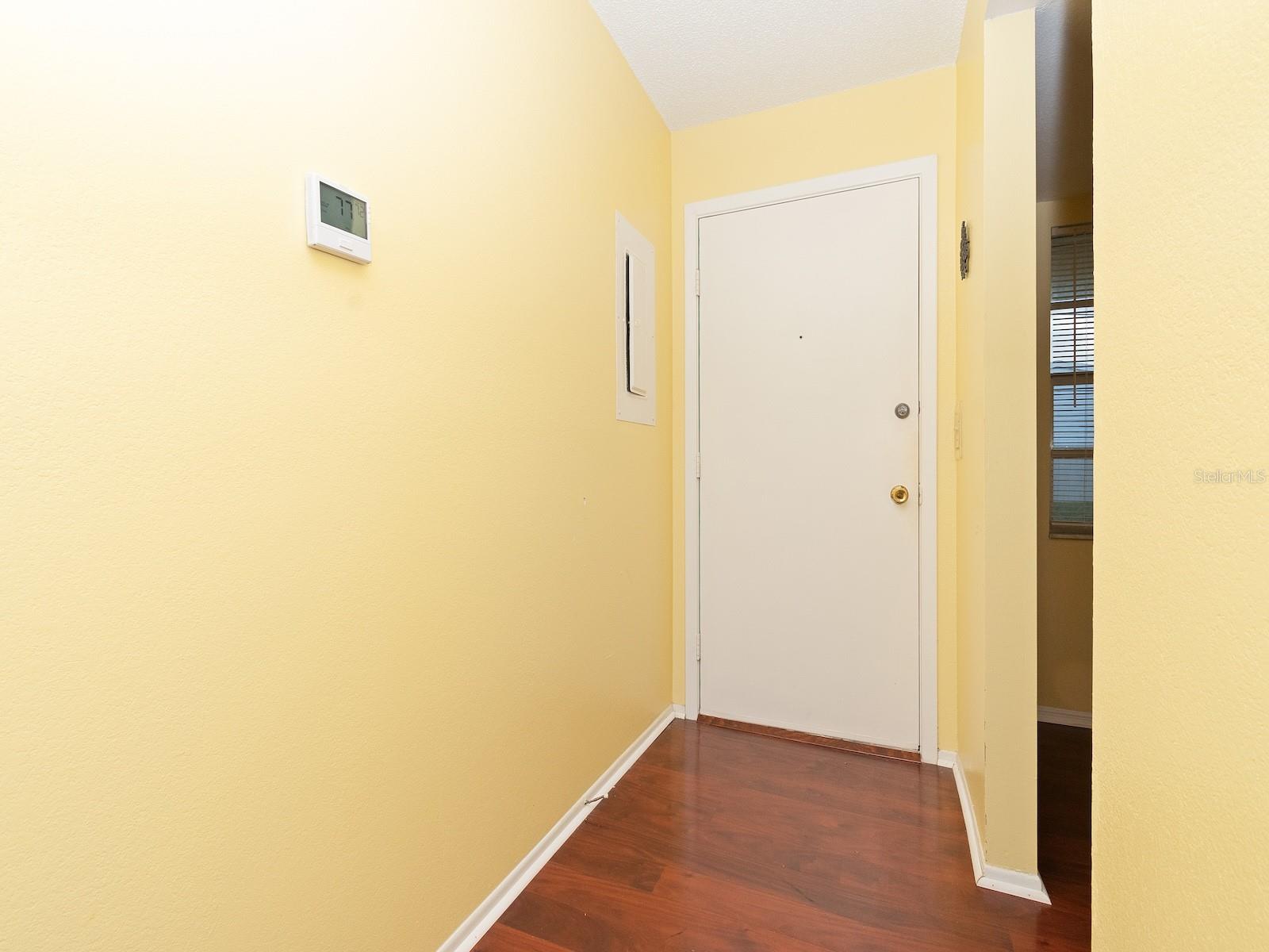 2465 NORTHSIDE DR #906 — photo 3