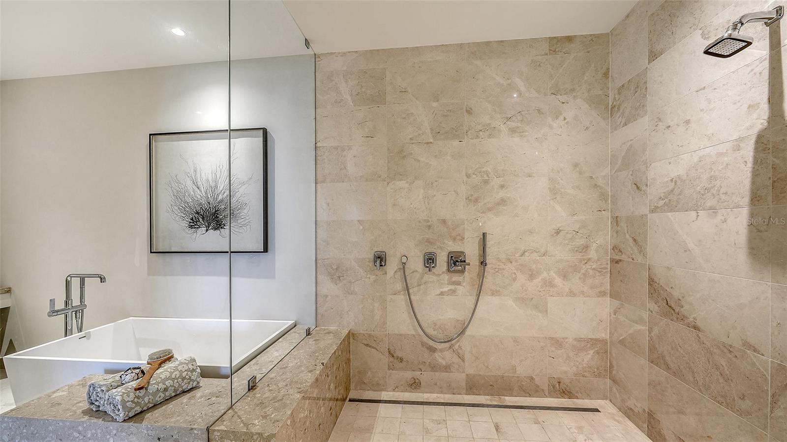 1561 GULF OF MEXICO DR #403 — photo 38