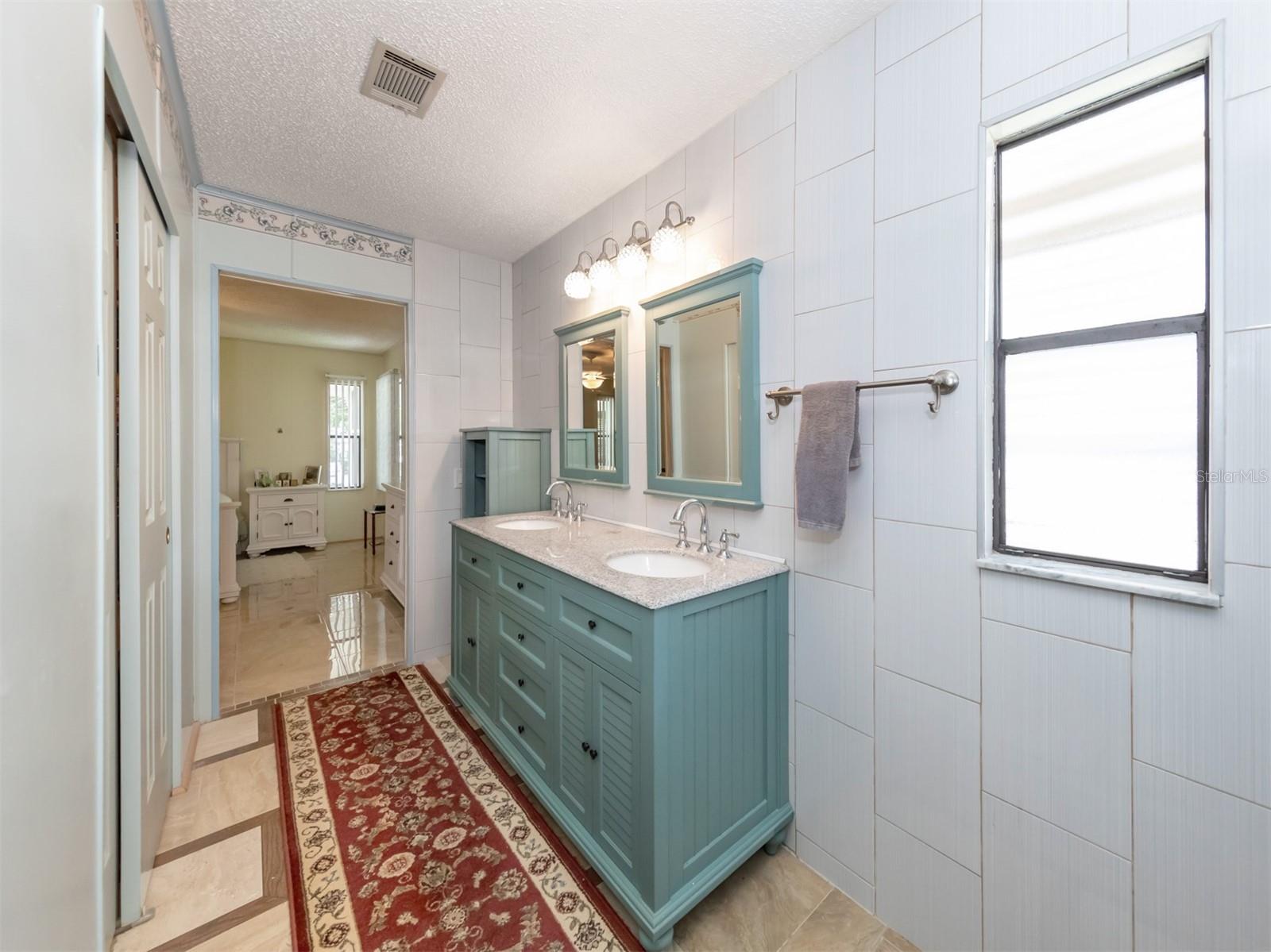 628 LA JOLLA CIR — photo 13