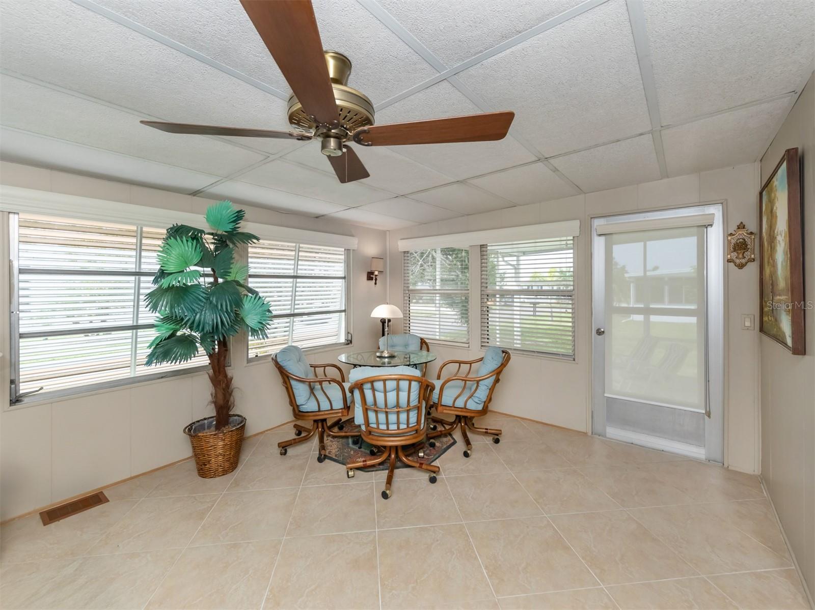 628 LA JOLLA CIR — photo 16