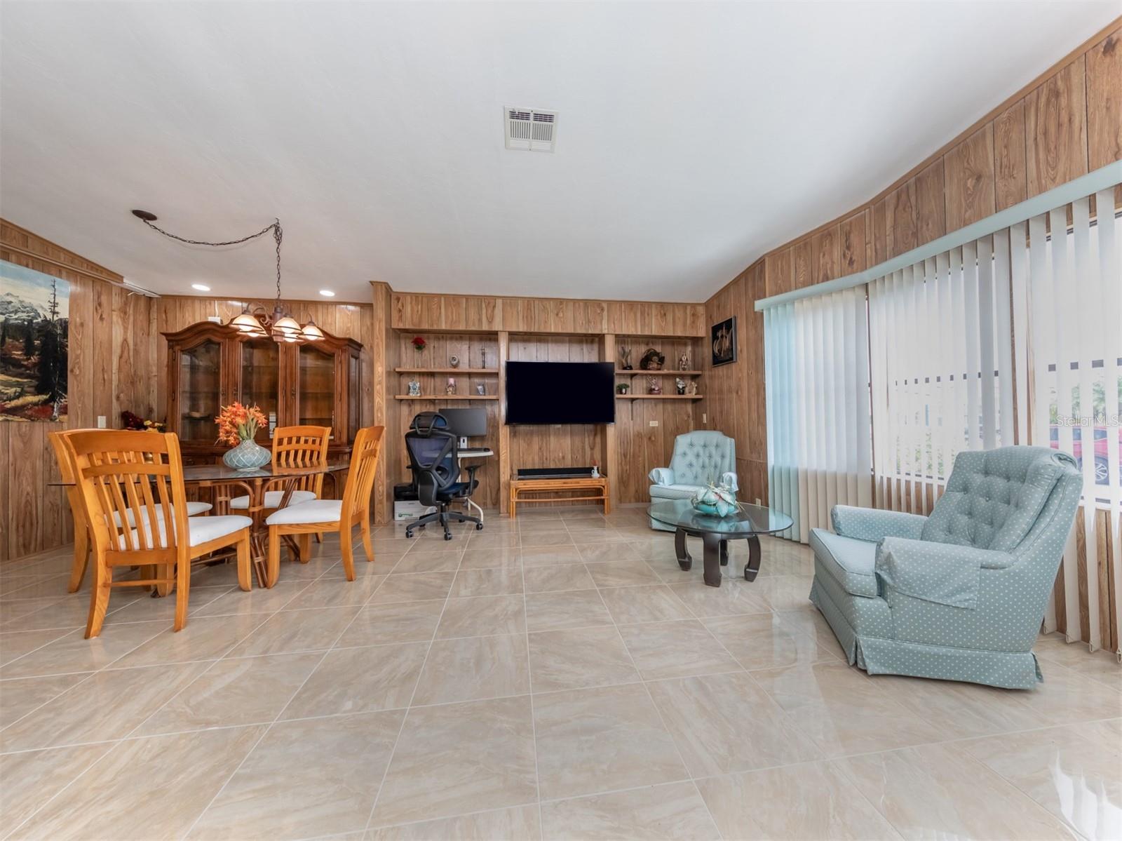 628 LA JOLLA CIR — photo 21