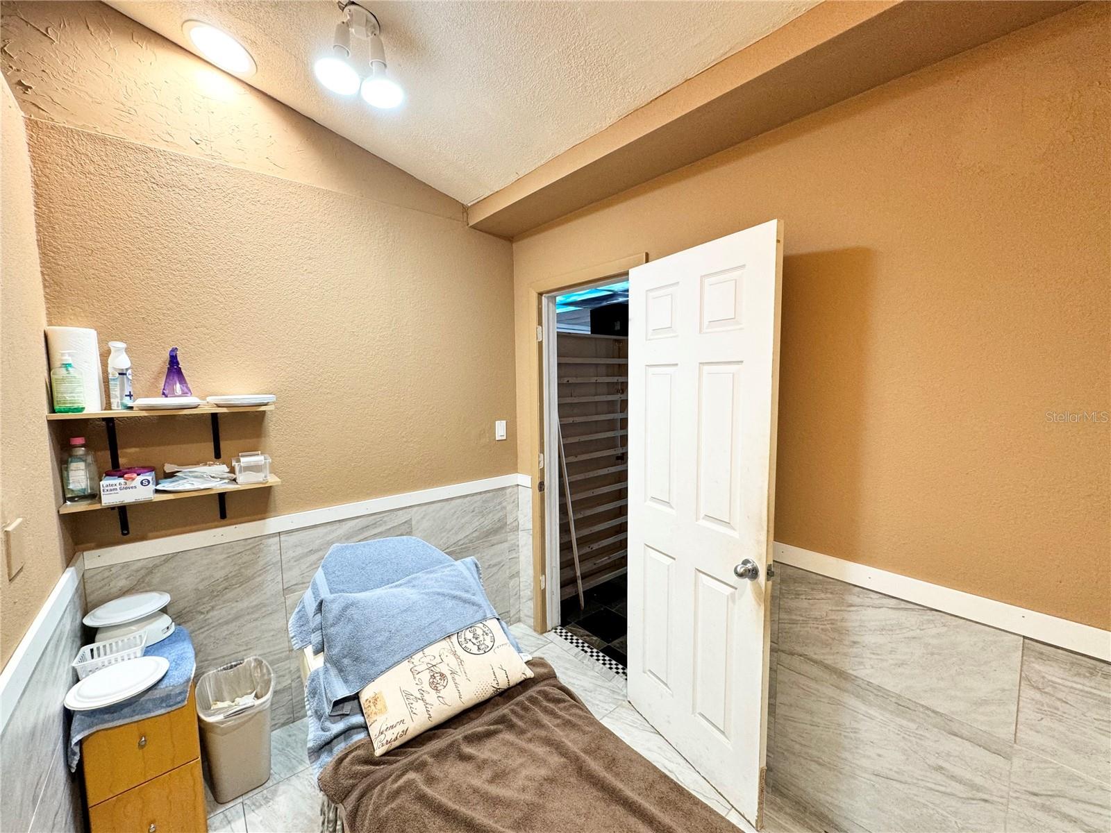3080 BEE RIDGE RD — photo 19