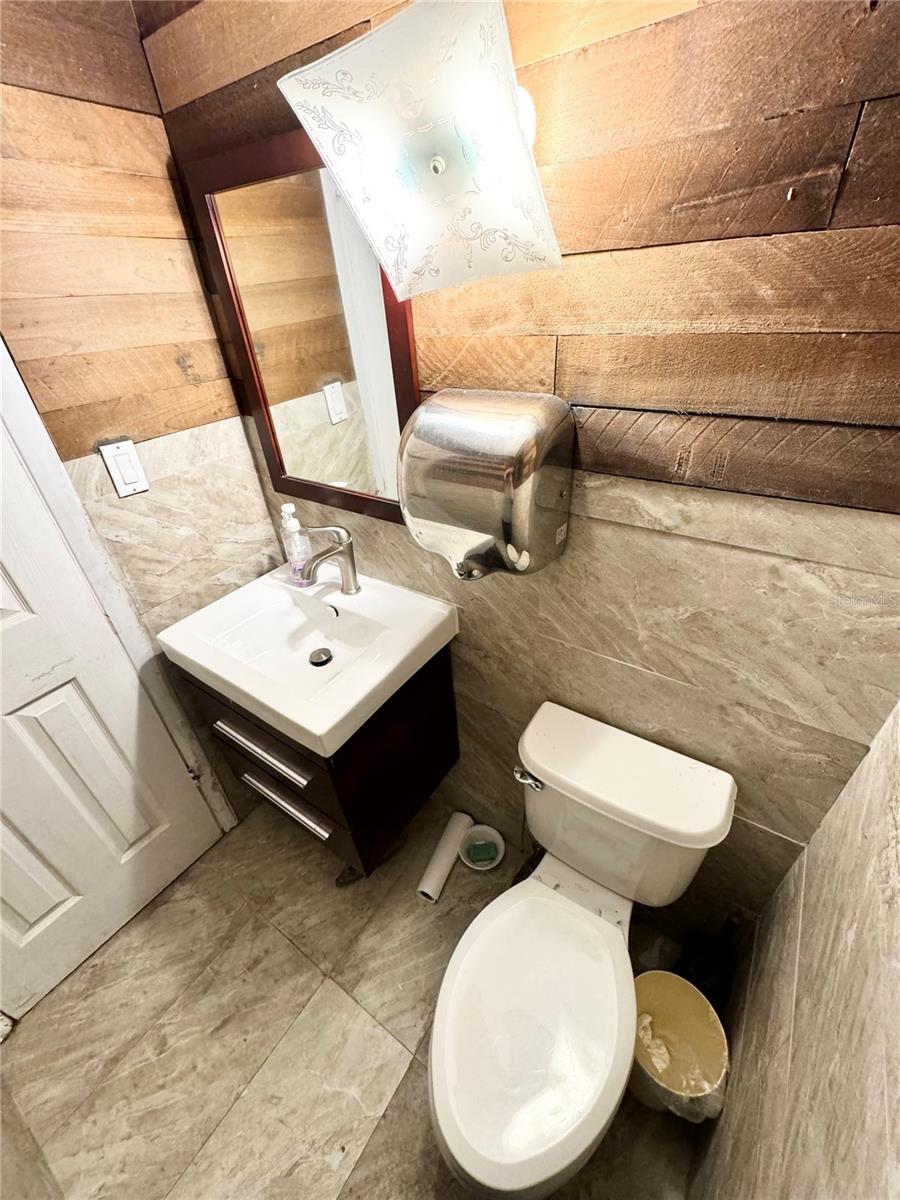 3080 BEE RIDGE RD — photo 16