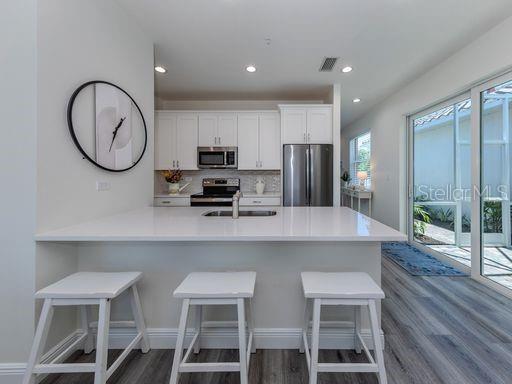 124 CLIFTON WAY — photo 8