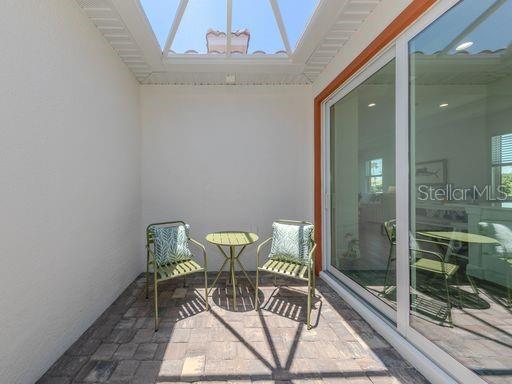 124 CLIFTON WAY — photo 5