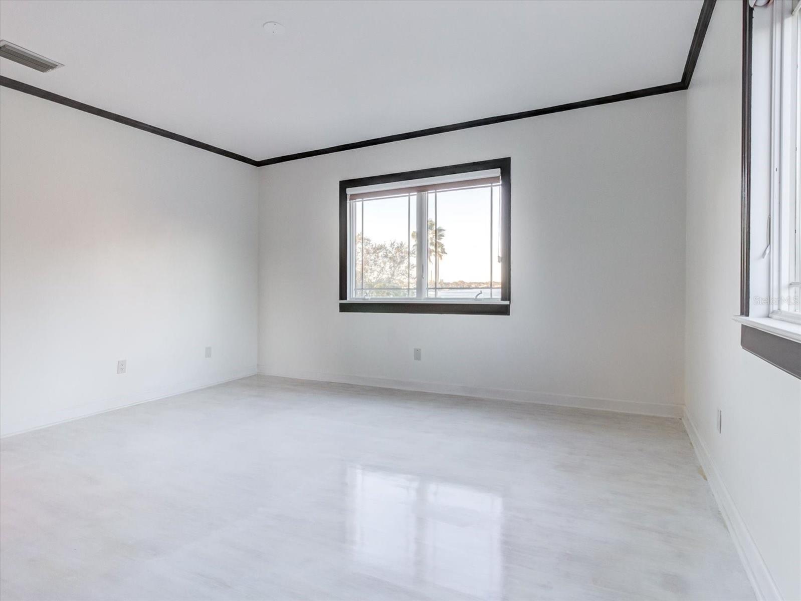 518 RIVERSIDE DR — photo 44
