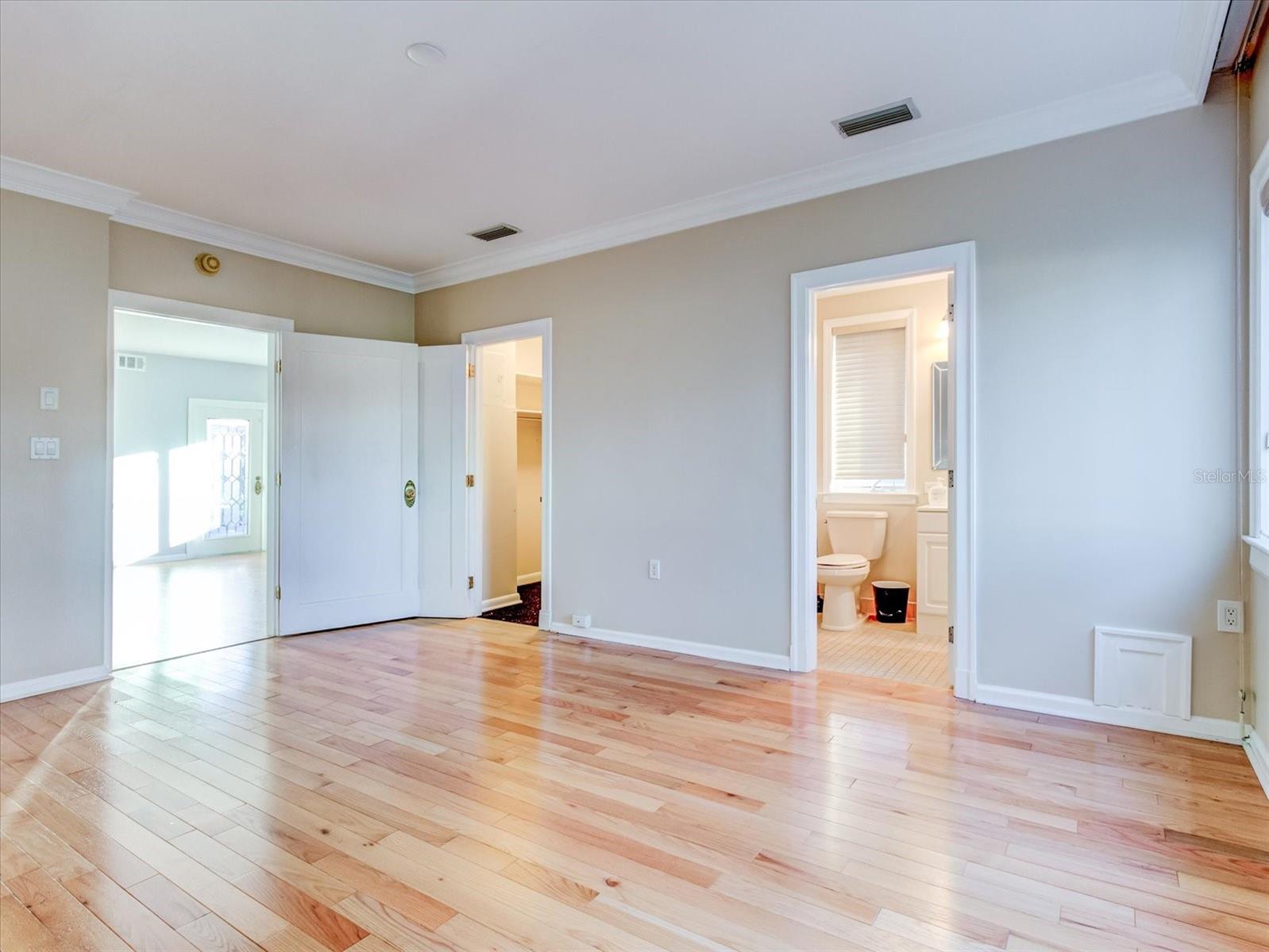 518 RIVERSIDE DR — photo 28