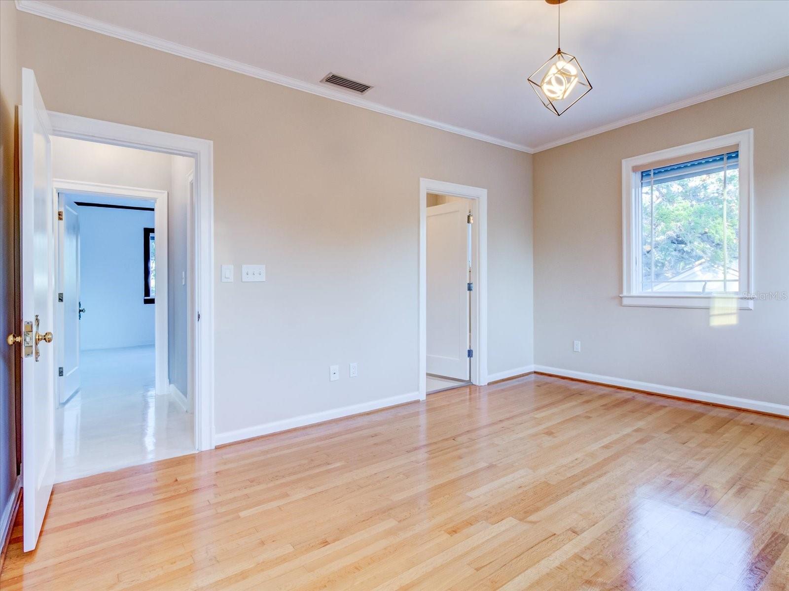 518 RIVERSIDE DR — photo 46