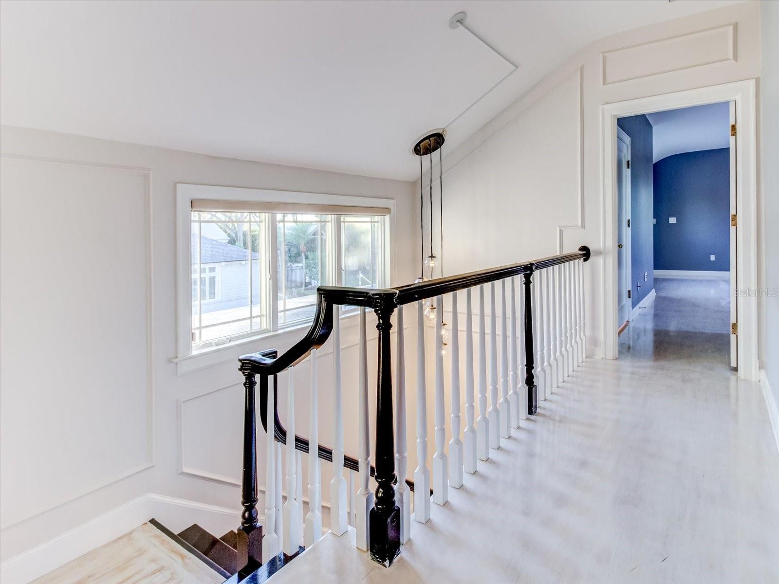518 RIVERSIDE DR — photo 33