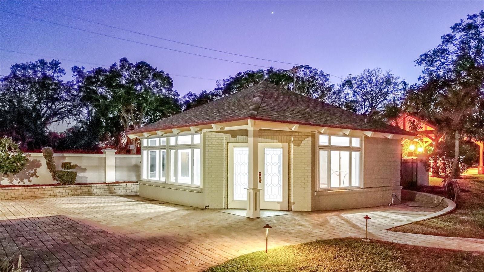 518 RIVERSIDE DR — photo 63