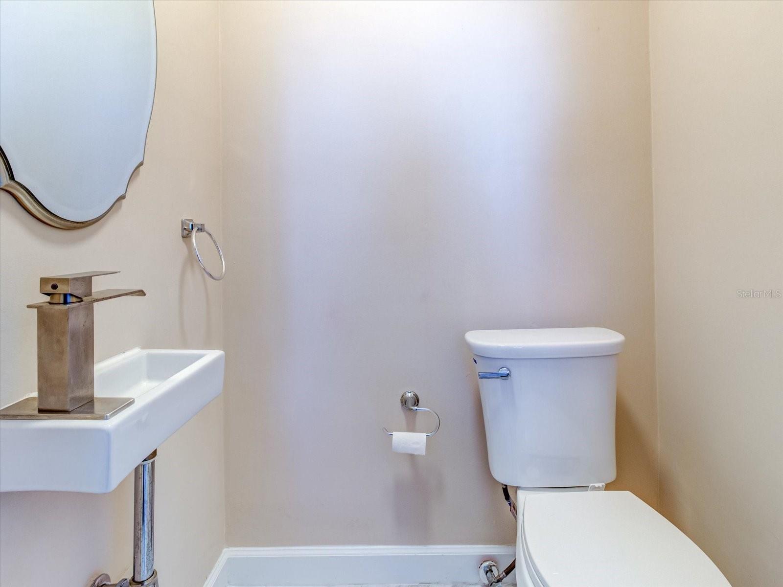 518 RIVERSIDE DR — photo 32