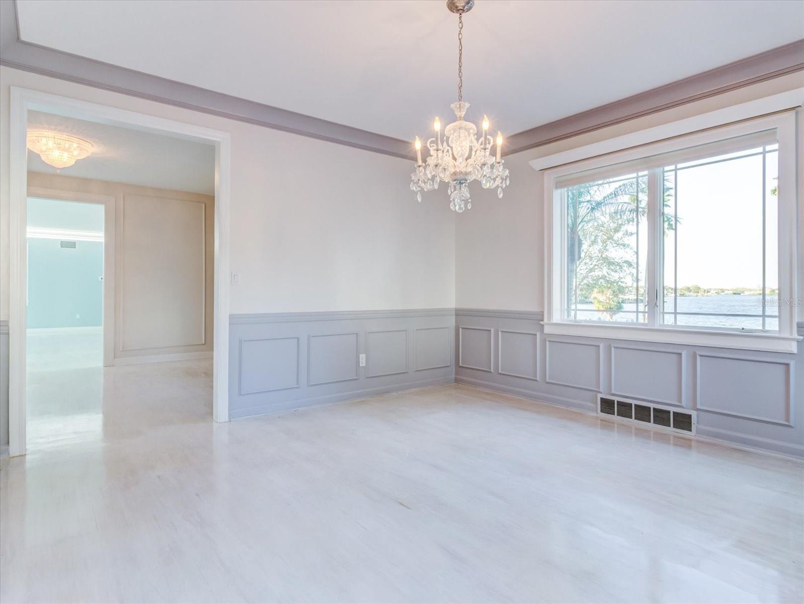 518 RIVERSIDE DR — photo 20
